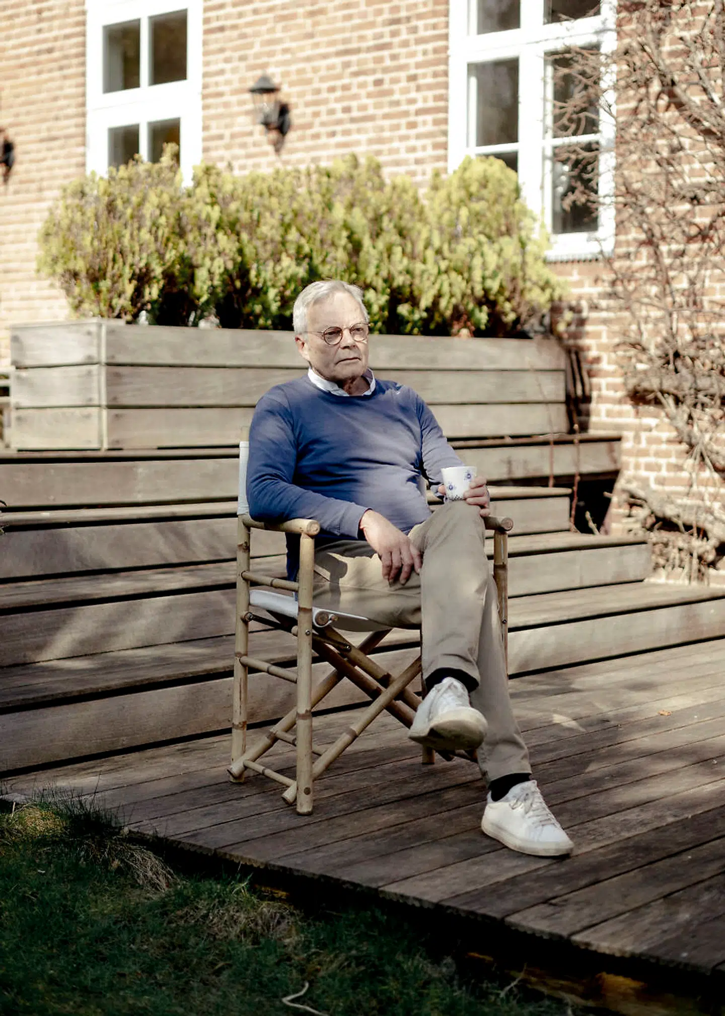 Jarl Friis-Mikkelsen bor i Gentofte med sin kone og to døtre. Han har også Isabel Christensen fra sit ægteskab med Jacqueline Friis-Mikkelsen.