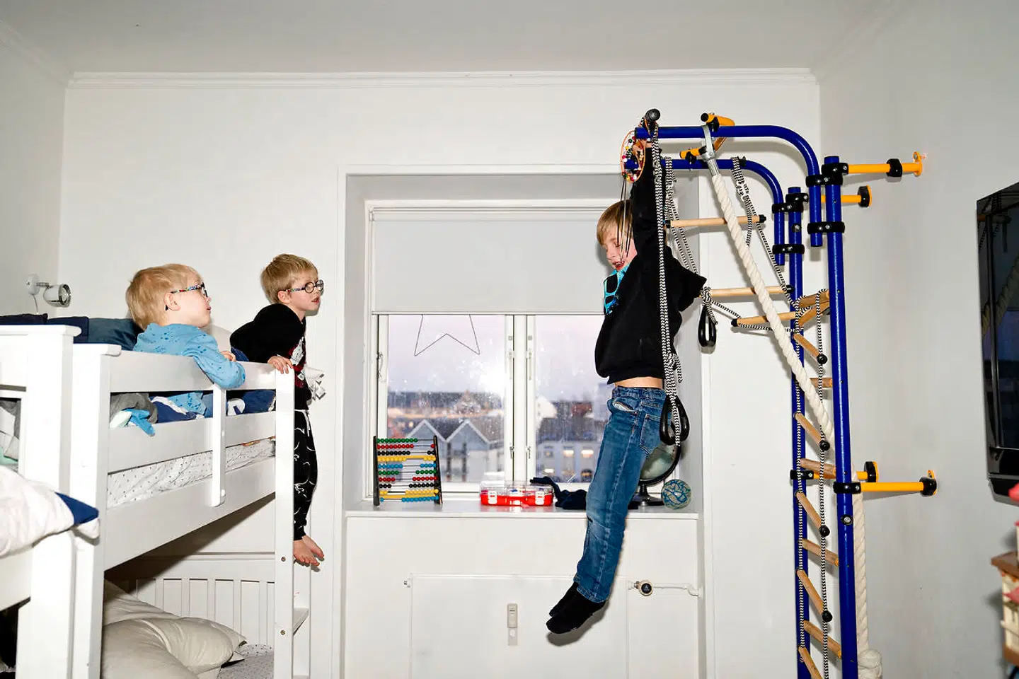 »Overskriften for de sidste år er vel bare, at vi har haft travlt. Min mand ville muligvis hellere have haft seks børn end otte, men det er jo kun i teorien og fordi det kræver så meget praktisk overskud af være så stor en flok. I sidste ende er det trætheden, der trækker grænsen for, hvor mange børn vi kunne klare. Nu skal vi ikke have flere.«