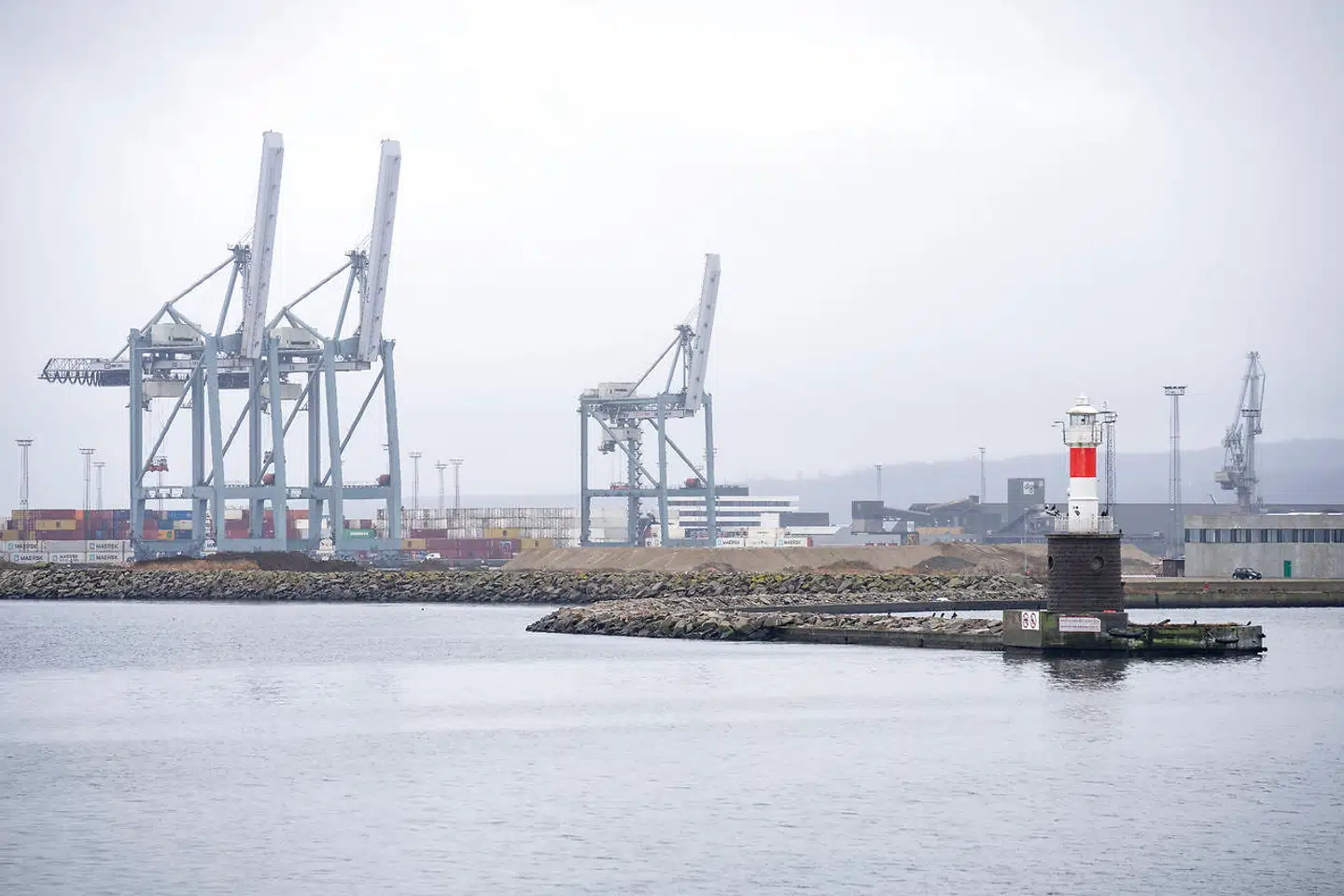 Det russiske skib Surgut sejler videre fra Horsens i dag inden EU-sanktionerne træder i kraft til midnat. Her ses et foto af Aarhus Havn. Arkivfoto.