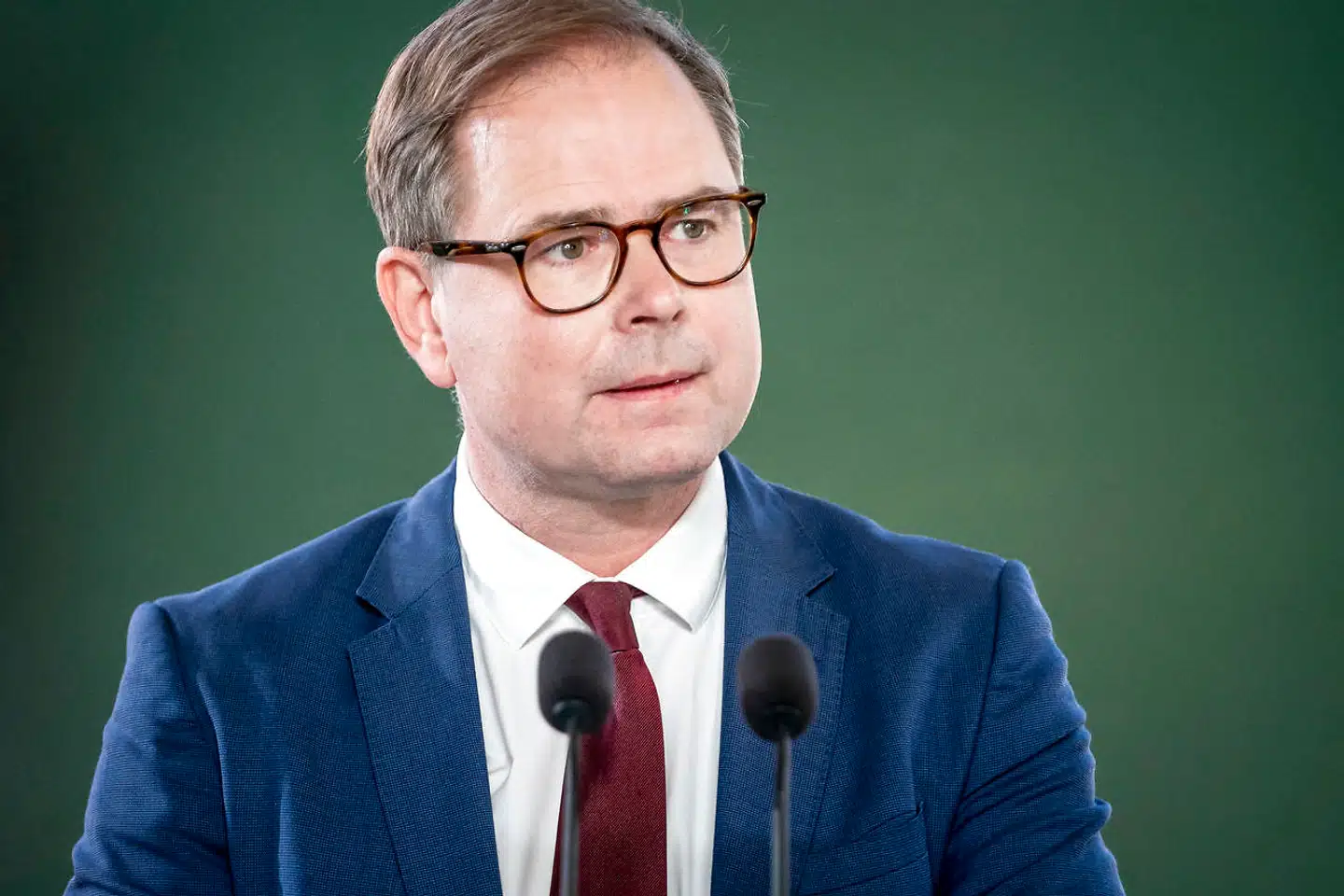 Finansminister Nicolai Wammen vil række en hånd ud til pensionister, der bliver hårdt ramt af inflation. Han afviser dog, at der er hjælp på vej til alle ramte.