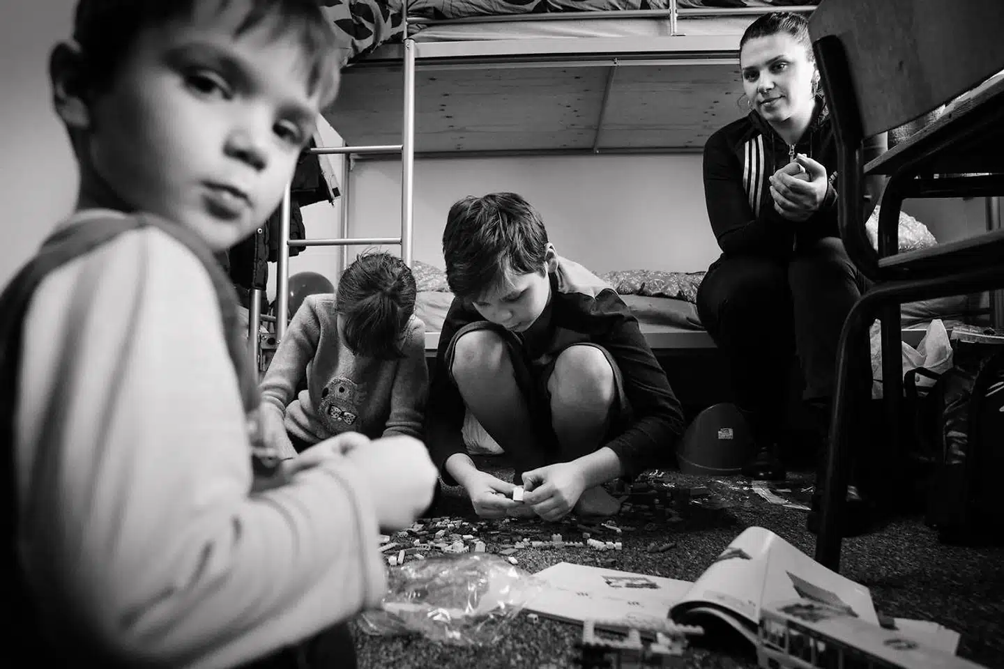 Da der forventes at være tale om midlertidige udgifter til ukrainske flygtninge, bør de ikke udløse skattestigninger som blandt andre de Radikale og SF har anbefalet, skriver mads Lundby Hansen. 39-årige Svitlana Diomina flygtede fra Ukraine med sønnerne Pablo og Heorhiy, og blev 15. marts indkvarteret i Center Dokkedal.