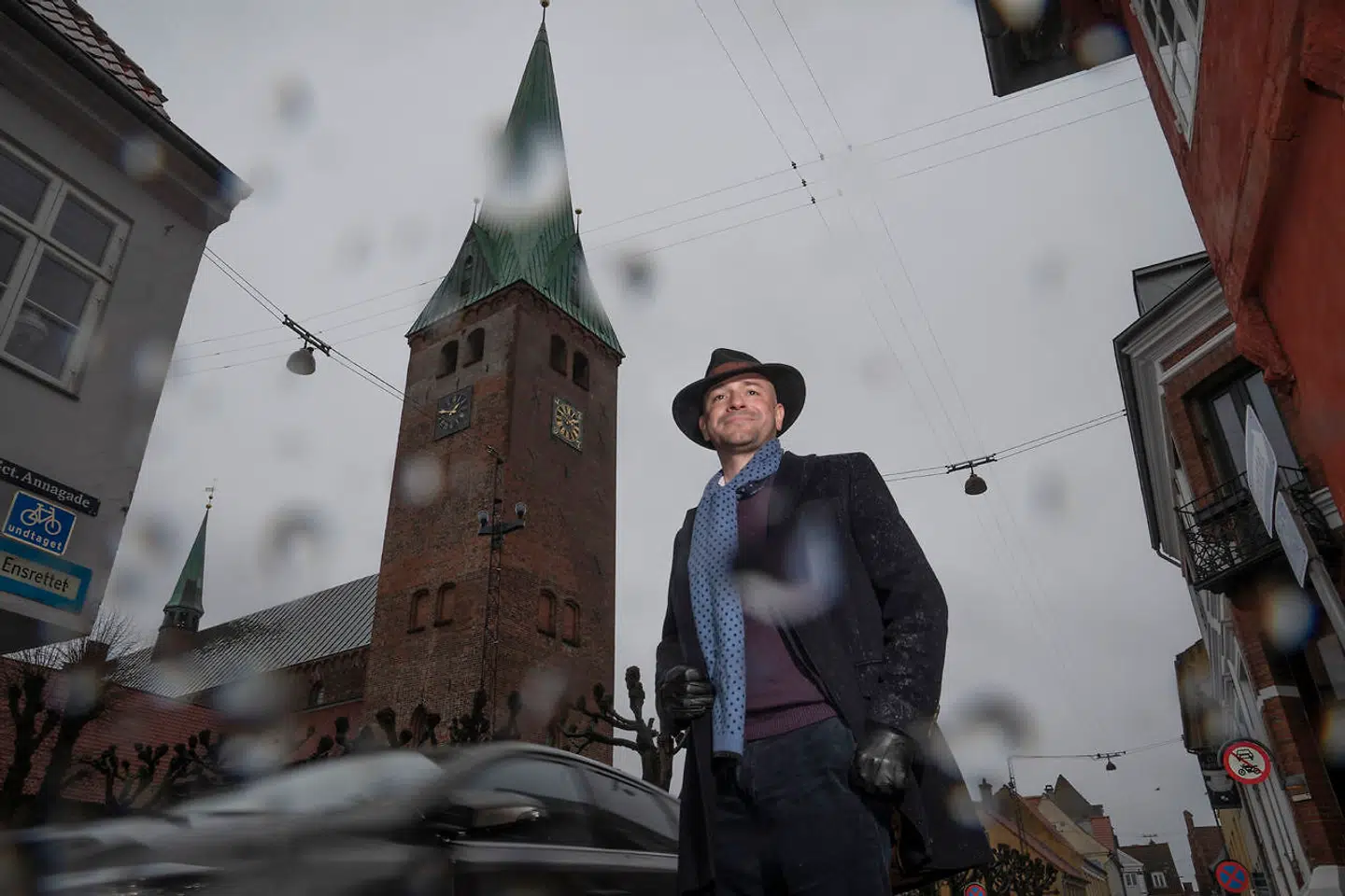 »Det værste, der kan ske, er, at østgavlen på kirken simpelthen styrter sammen. Det er sindssygt alvorligt,« siger Frederik Siemssen, formand for Kultur & Arv.