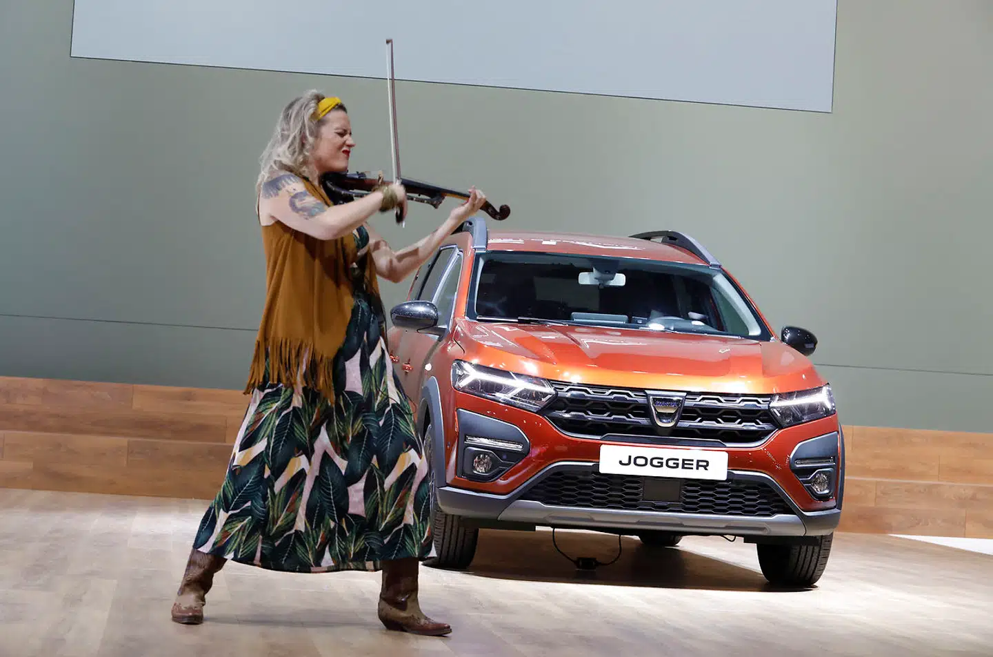 Den nye Dacia Jogger bliver præsenteret ved en udstilling i Barcelona i Spanien.