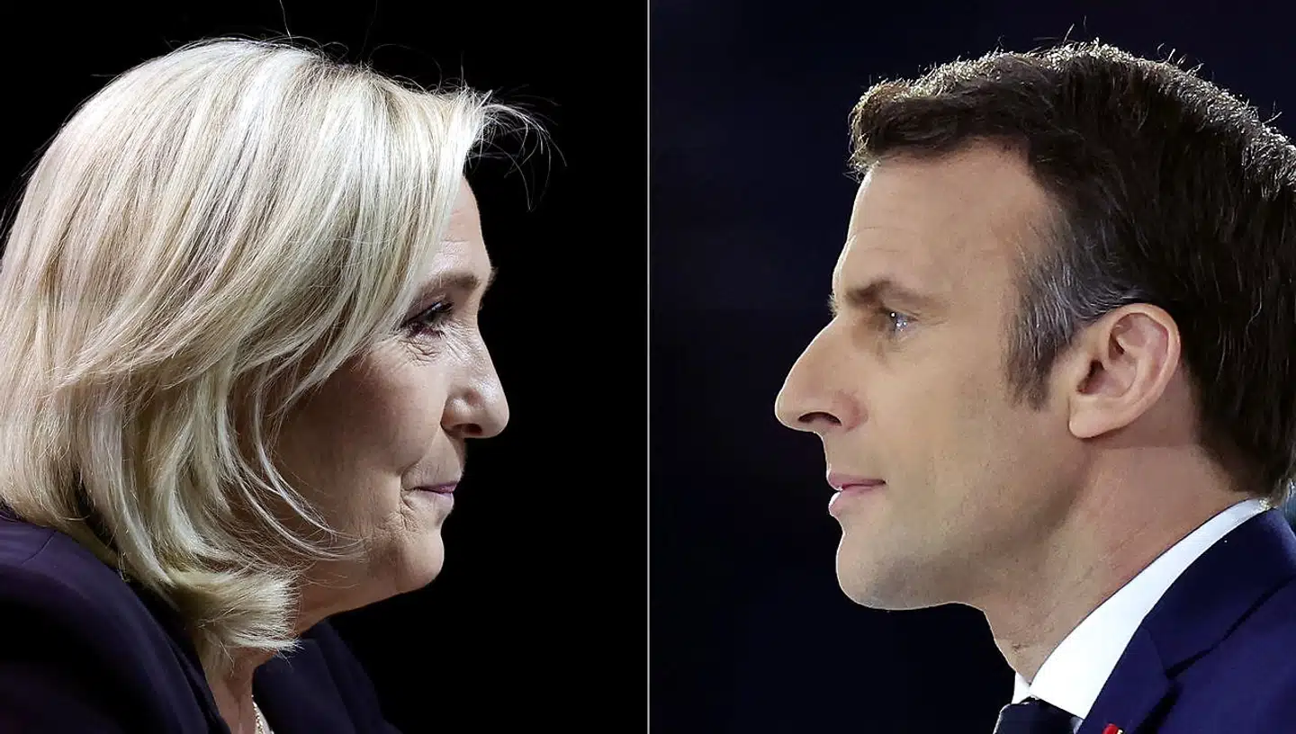 »Der er gode grunde til, at Marine Le Pen står historisk stærk i meningsmålingerne til anden runde af præsidentvalget, og Macron risikerer at støde tæt på halvdelen af de franske vælgere fra sig, hvis han nøjes med at råbe 'racist' og 'ekstremist' efter sin modkandidat,« skriver Pierre Collignon i denne leder.