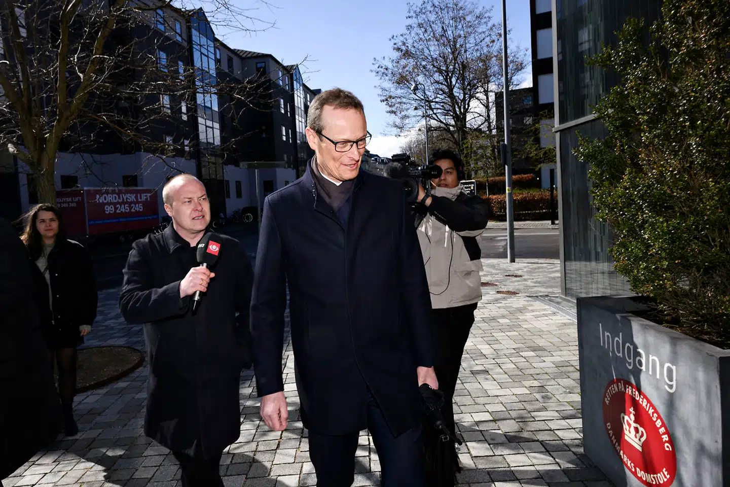 Tidligere departementschef i Miljø- og Fødevareministeriet Henrik Studsgaard er et af de mest centrale vidner i minksagen. Fredag eftermiddag skulle han genafhøres af Minkkommissionen – og blev blandt andet nødt til at forklare en udskældt bemærkning. »Jeg er næsten bange for at tage udtrykket i min mund,« sagde den drevne jurist fra vidneskranken.