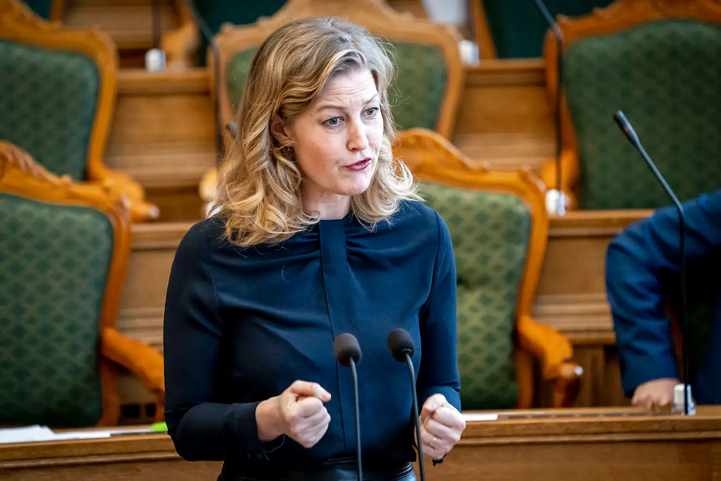 Det kommer til at koste mange milliarder kroner at få de mange ukrainske flygtninge til landet. Regeringens støttepartier, blandt andet De Radikale med Sofie Carsten Nielsen i spidsen, har sagt, at de har svært ved at acceptere, at der bruges flere midler fra ulandsbistanden, hvis udgifterne stiger yderligere.