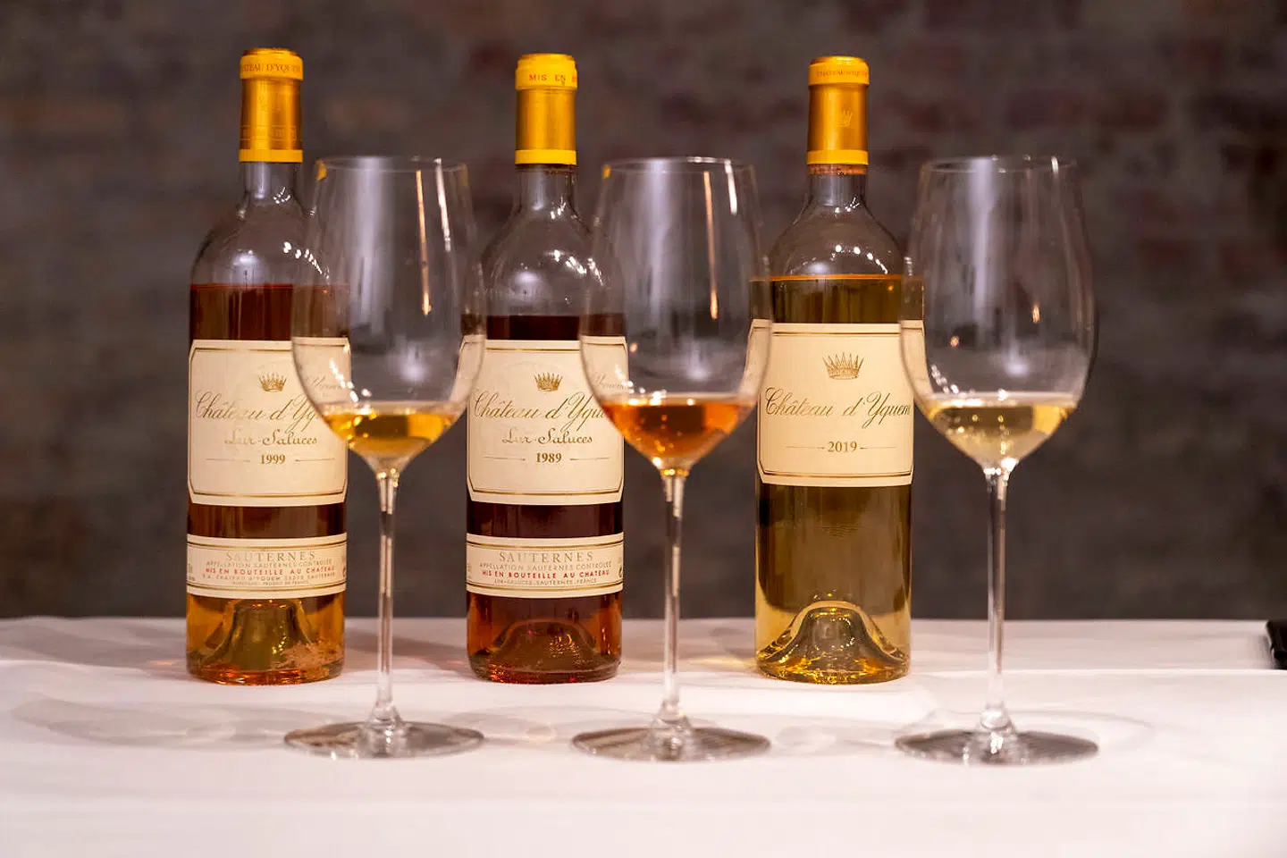 Den ædle råddenskabs indvirkning på druen er en kompleks affære, men mest synligt spiser botrytissvampen druernes skind, således at vandet fordamper og druemosten bliver mere koncentreret.