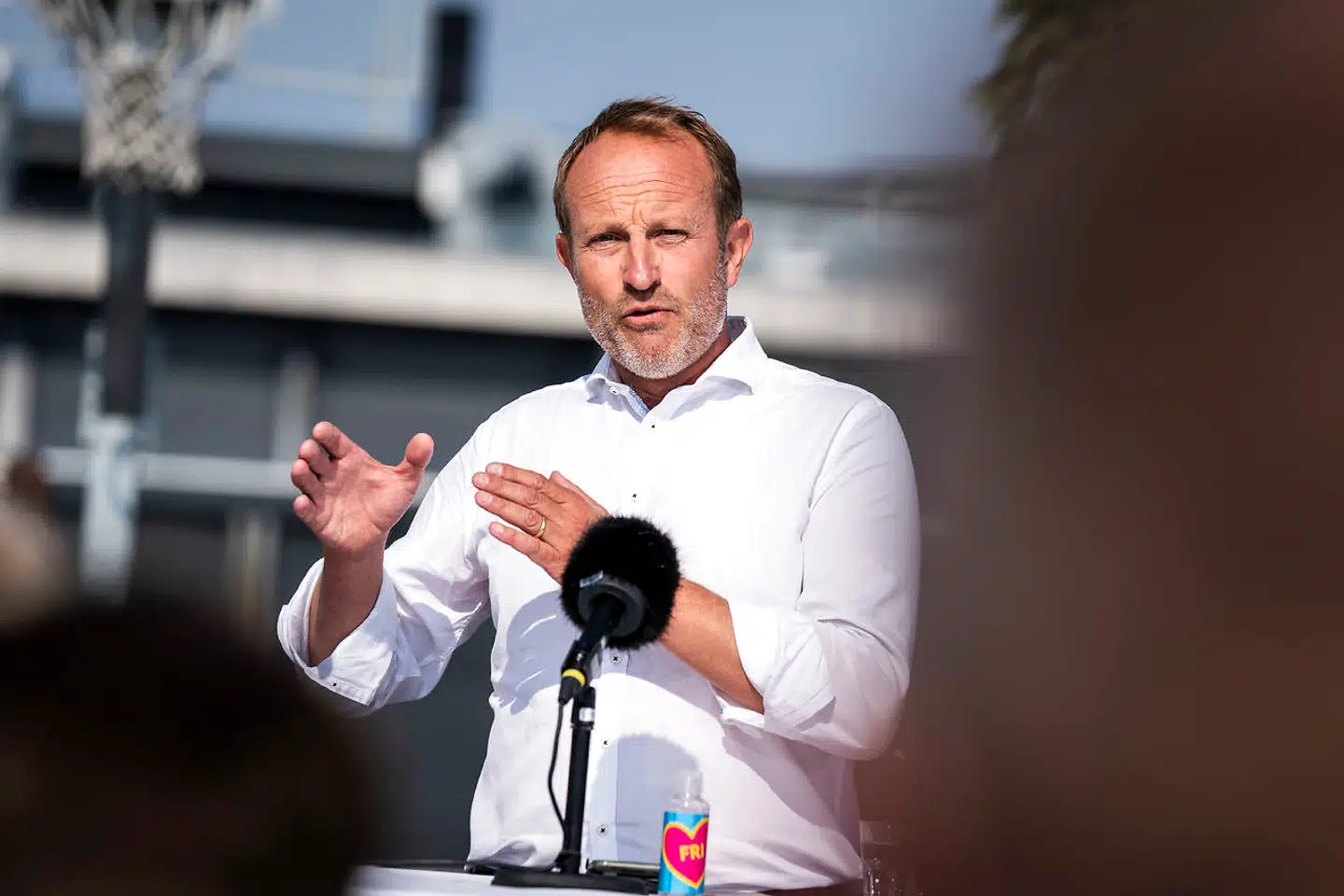 Næstformand i Radikale, Martin Lidegaard, bakker fuldstændig op om Ørsteds afvisning af at betale for russisk gas med rubler.