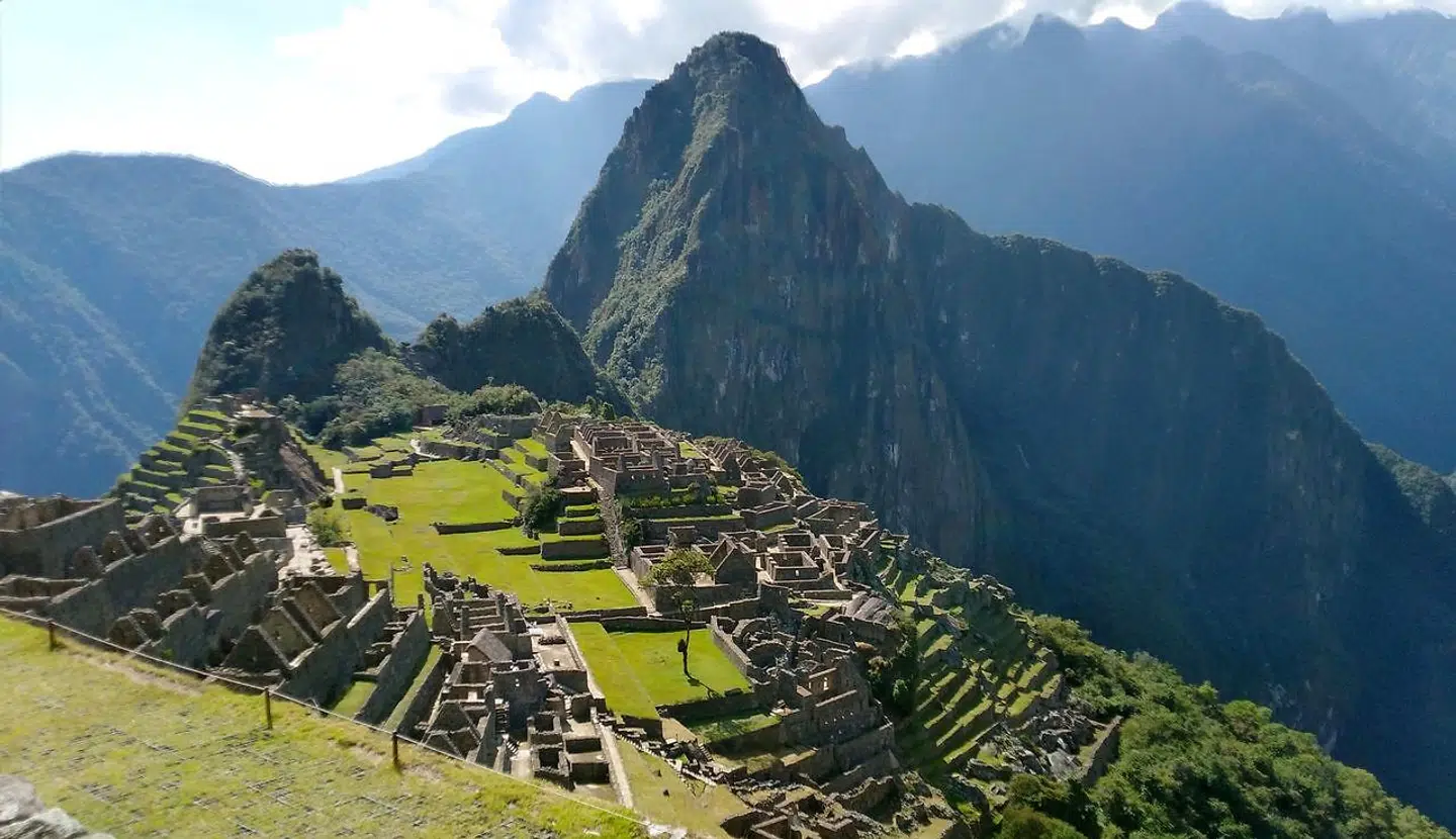 Machu Picchu ligger i bjergene i det sydlige Peru.