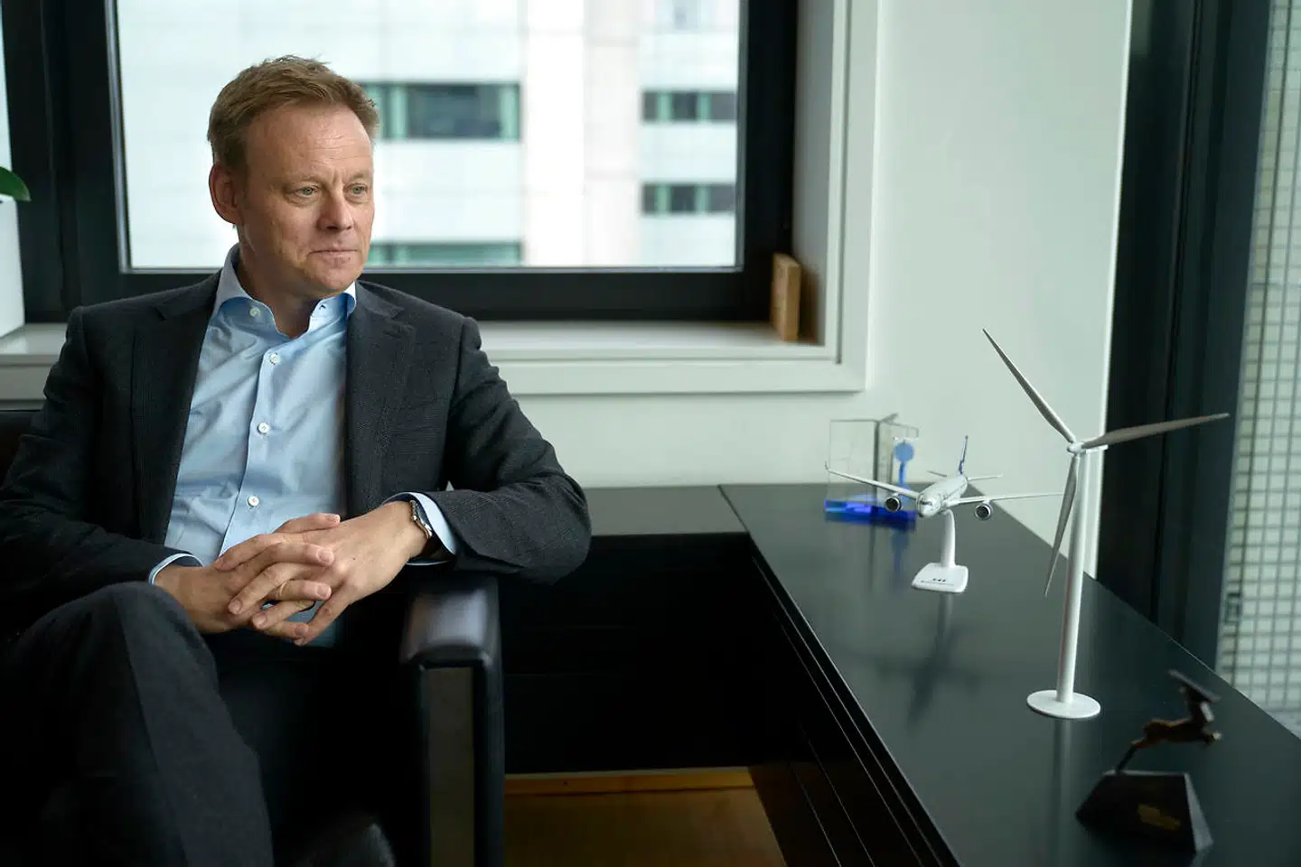 Peder Lundquist har været administrerende direktør i EKF – Danmarks Eksportkredit i godt et år. Han er uddannet cand.scient.pol. fra Aarhus Universitet og har en lang karriere som særlig rådgiver og embedsmand bag sig. Fra 2008 til 2011 var han afdelingschef og medlem af direktionen i Klima- og Energiministeriet og fra 2011 til 2020 har han haft en tilsvarende position i Finansministeriet. I sin tid i Finansministeriet har han stået i spidsen for både børsnoteringen af DONG Energy (nu Ørsted) og salget af Vestjysk Bank.