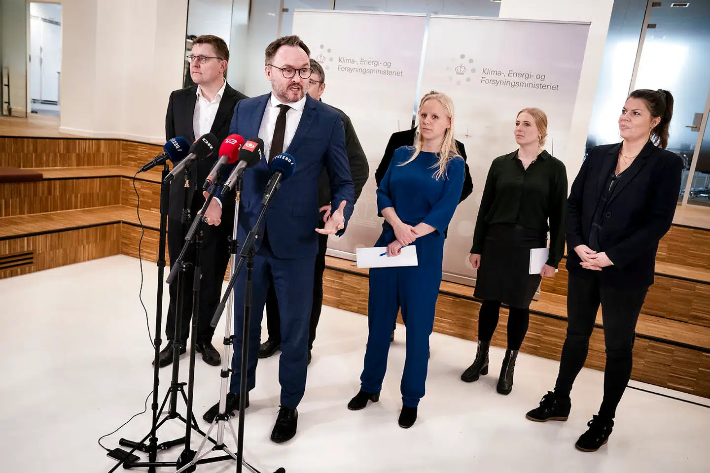 Klima-, energi- og forsyningsminister Dan Jørgensen (S) præsenterede i februar, før Ruslands invasion af Ukraine, den første varmecheck til danskere hårdt presset af de stigende energipriser. Nu udvides checken markant.