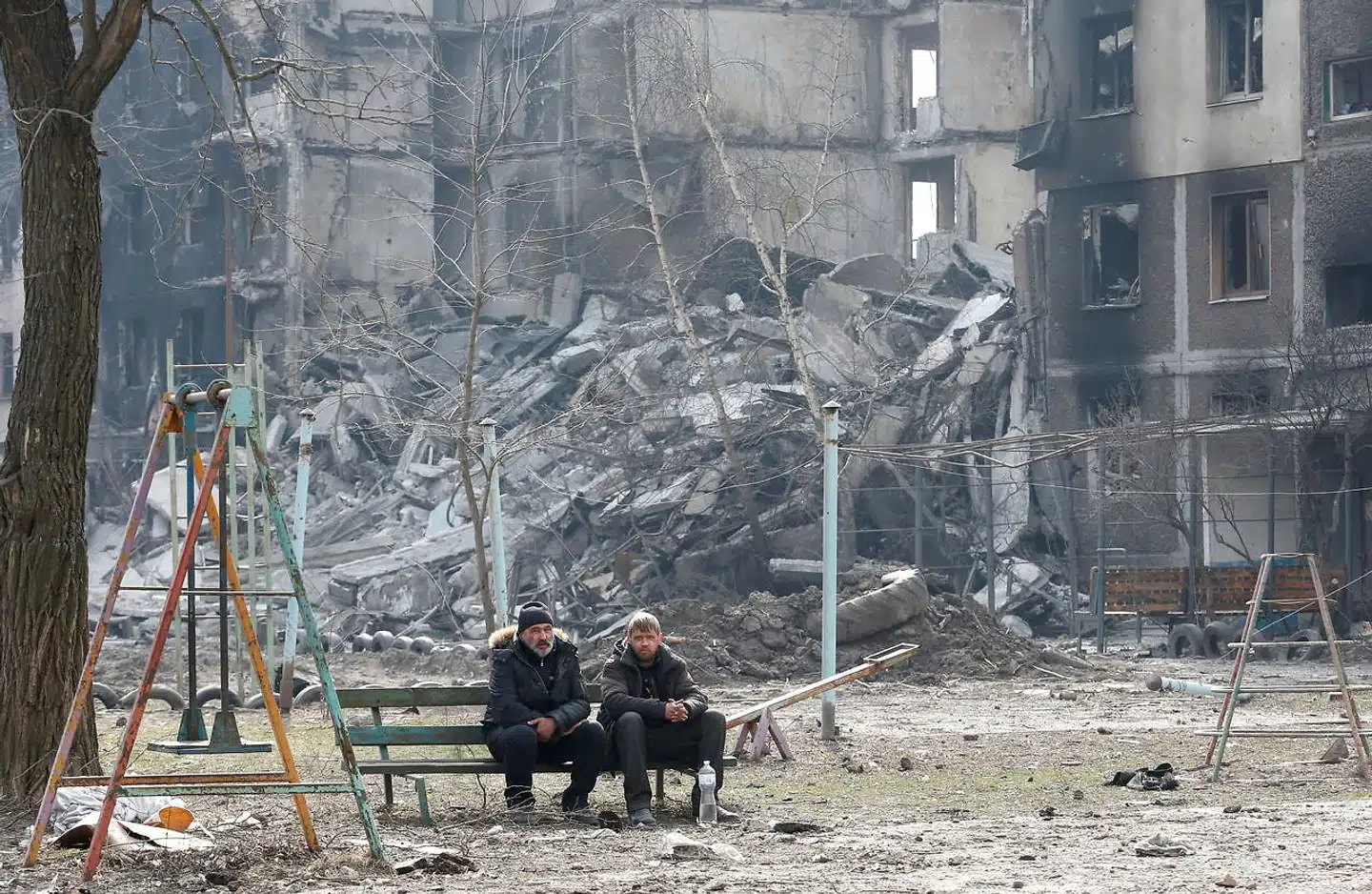 Der er stadig mange civile lokale tilbage i den belejrede havneby Mariupol, der i flere uger har været under russisk bombardement.