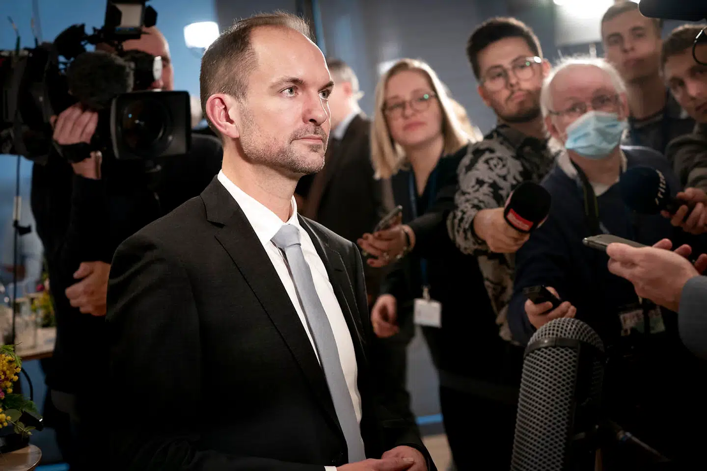 »Vi er enige om at invitere alle parter til møde, lave høring og få alle kritikpunkter på bordet. Kun fælles intention om at skabe gode rammer om bankospil i Danmark,« skriver Danmarks skatteminister Jeppe Bruus (S) på det sociale medie Twitter (arkivfoto).