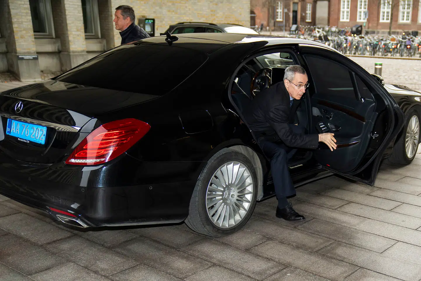 Ruslands ambassadør i Danmark Vladimir Barbin ankom 24. februar til samtale i Udenrigsministeriet i København. Ambassadøren var indkaldt til samtale efter Rusland havde invaderet Ukraine.