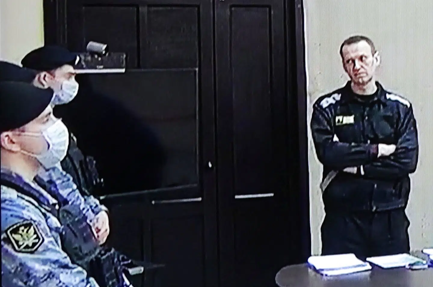 Omverdenen kunne kun følge med via videolink, da oppositionsleder Aleksej Navalnyj tirsdag modtog sin nye dom. Retssagen fandt sted i IK-2 straffekolonien, hvor Navalnyj i forvejen afsoner en dom på to et halvt år.