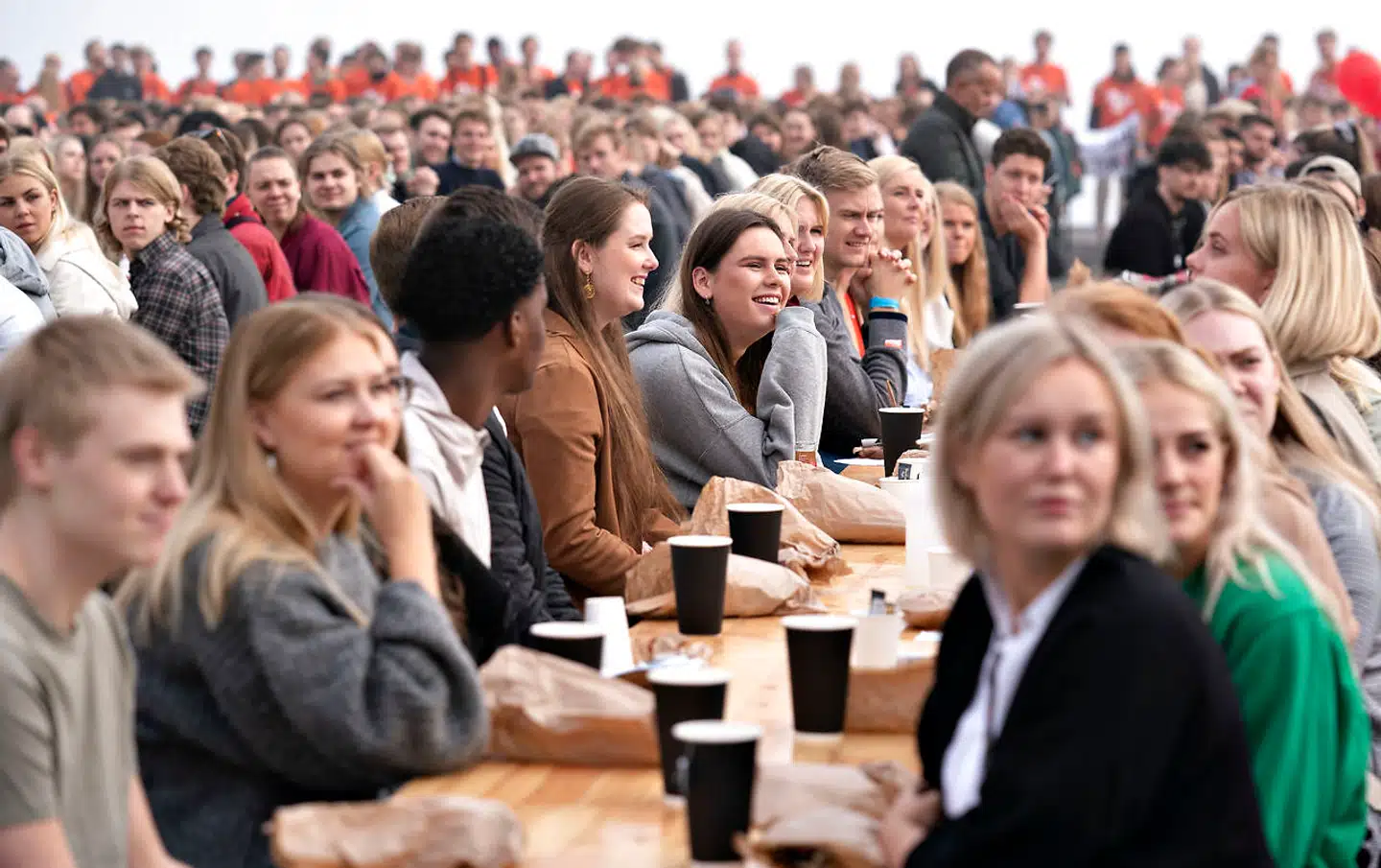 Arkivfoto: 3-4000 nye studerende på Aalborg Universitet er samlet på Honnørkajen i Aalborg til fælles morgenmad, onsdag den 1. september 2021.