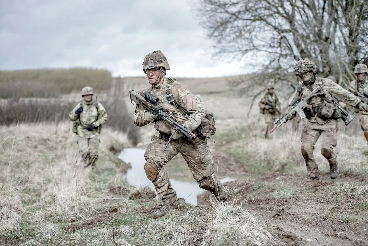 Livgardens 4. kompagni, fotograferet på øvelse i Høvelte. Berlingske beskrev tidligere på måneden, hvordan de fleste af Forsvarets soldater for tiden må nøjes med mugne køretøjer og slidt koldkrigsudstyr.