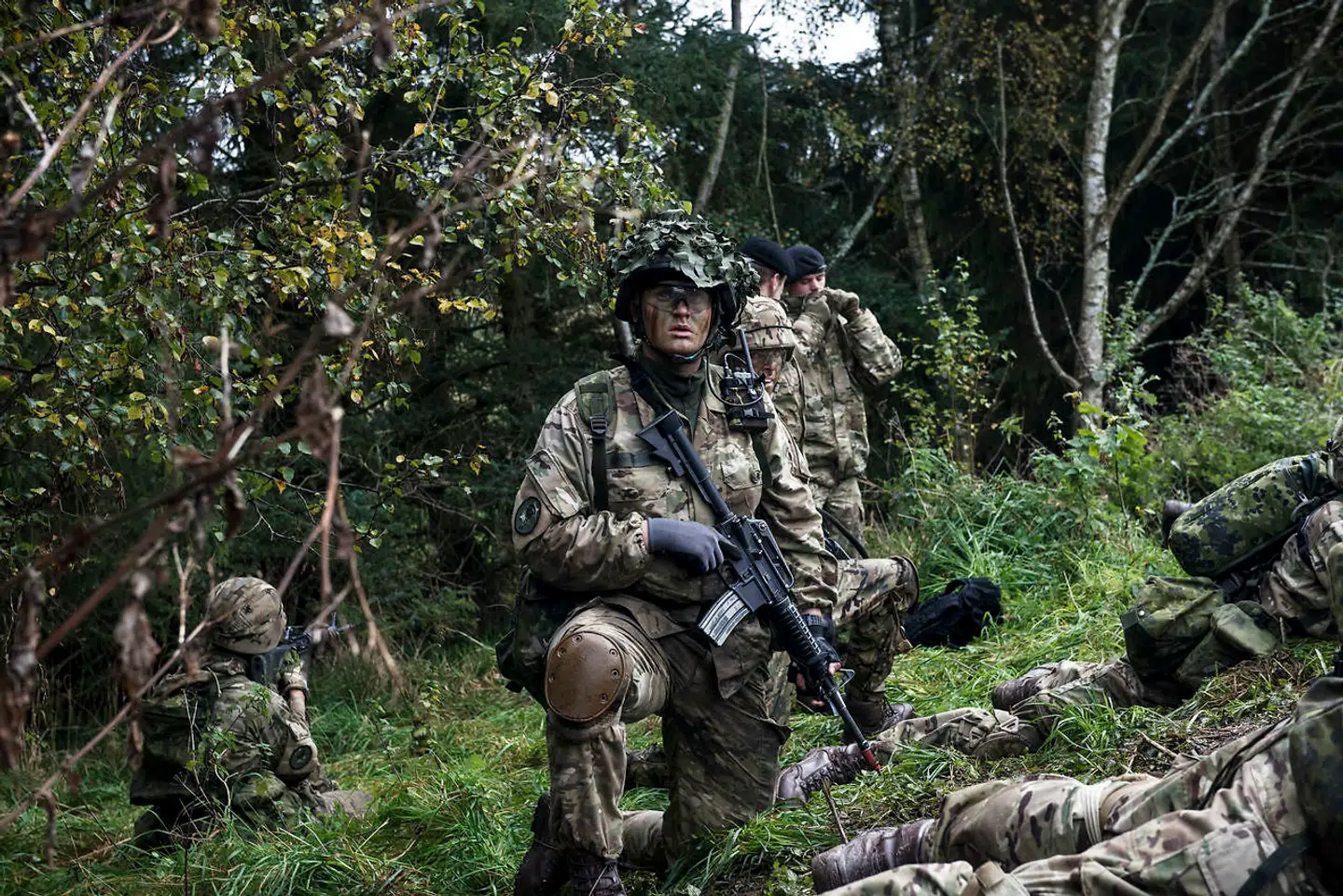 Forsvaret har oparbejdet en pukkelse på 33.500 personer, som venter på at komme til session. Her er det værnepligtige på øvelse ved Høvelte Kaserne.