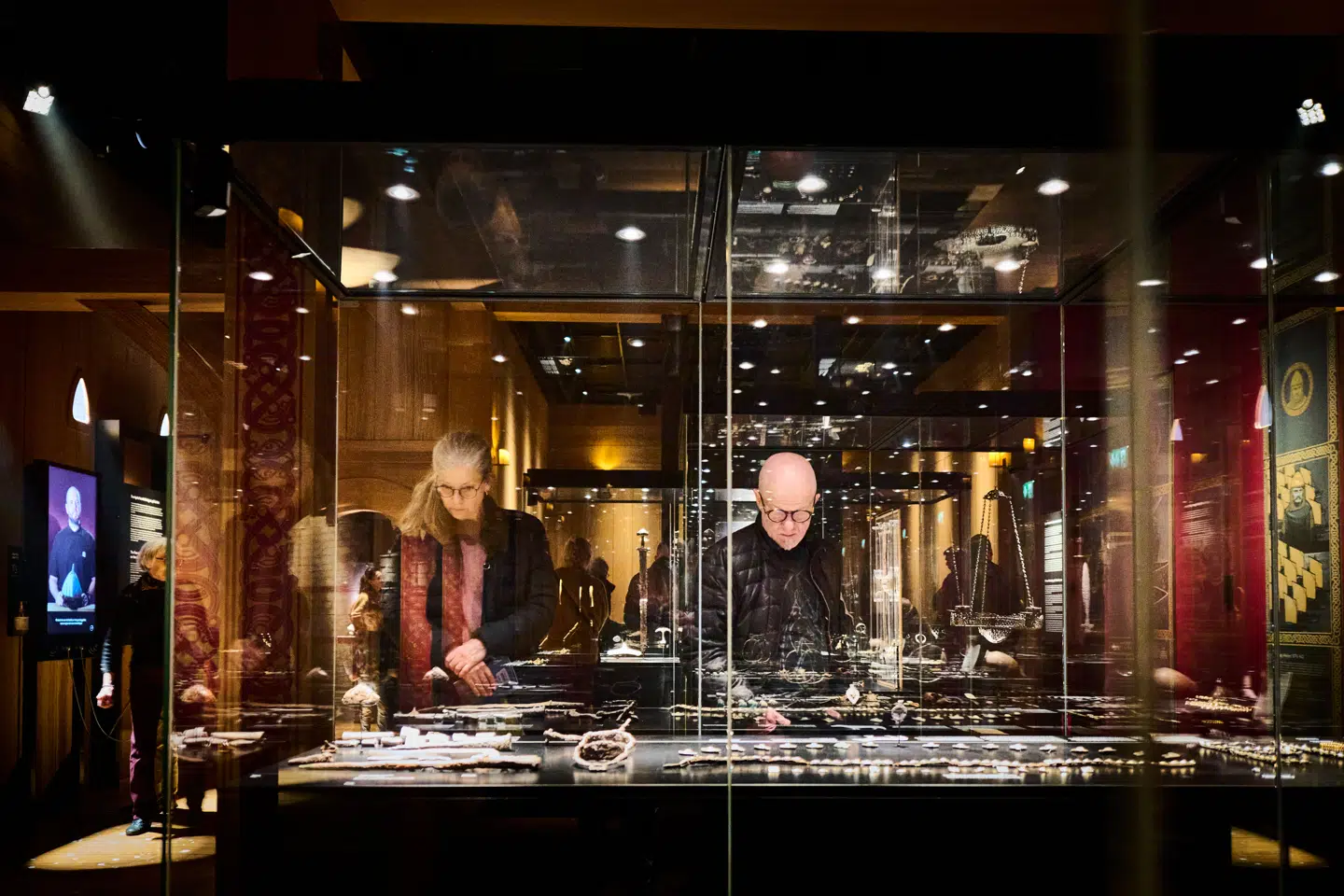 »Der er jo enormt mange genstande, der er utrolig interessante,« siger historiker Kasper H. Andersen fra Moesgaard Museum, der i disse måneder har en udstilling om vikingernes togter mod øst.