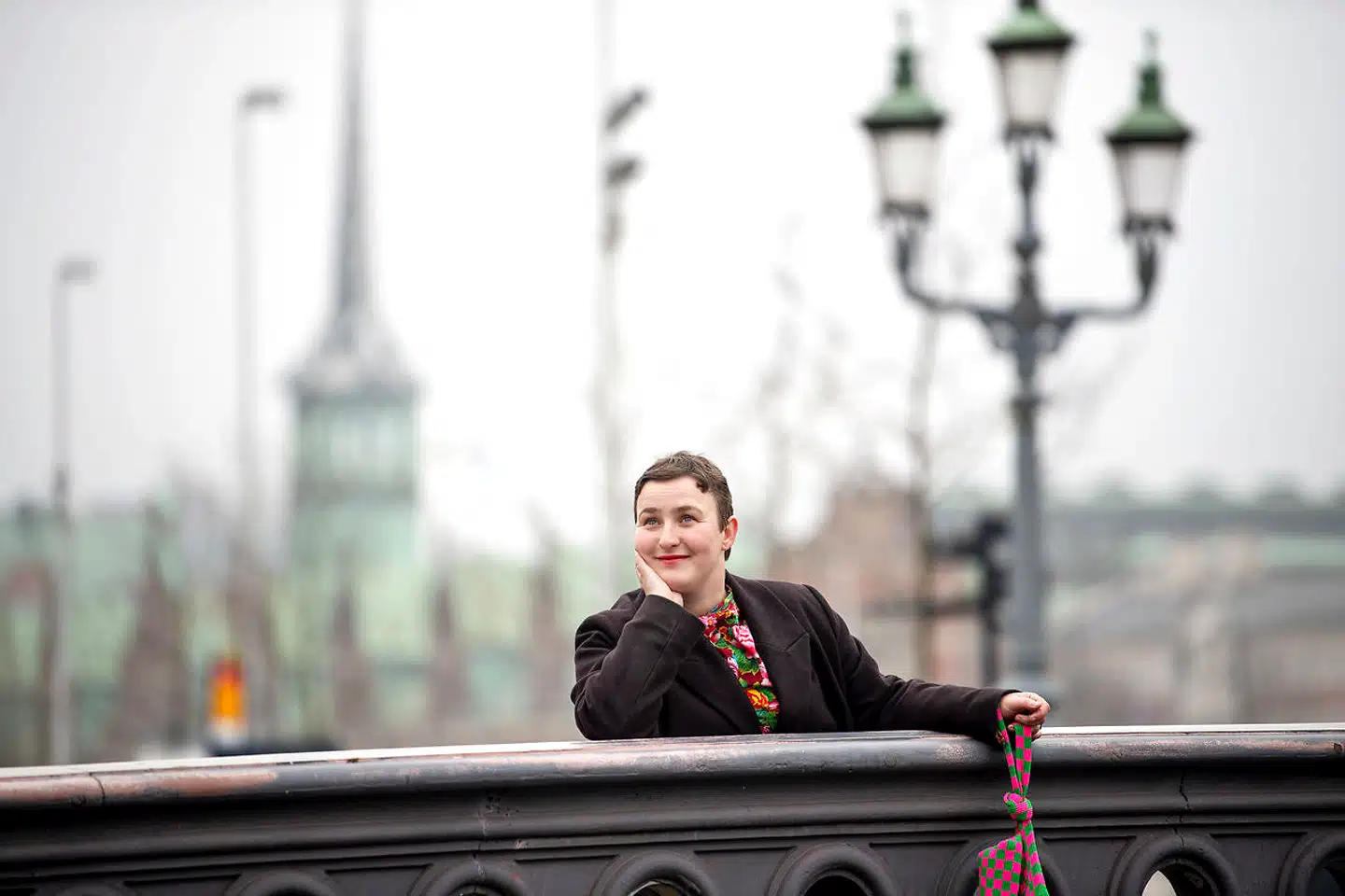 Alt for mange københavnere tror, at de skal have samme komfort og lige så meget plads, hvis de bliver boende i byen, som hvis de flytter til forstaden, mener Anna Stahn, som netop nu er aktuel med en soloudstilling på Gammel Strand.