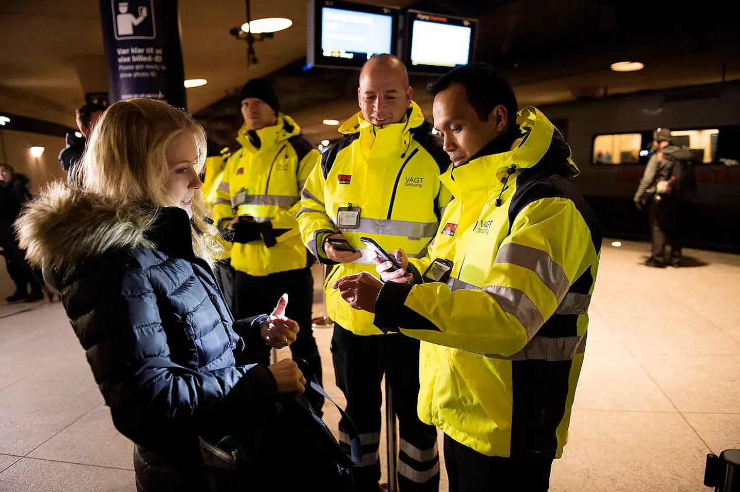 Da Sverige indførte grænsekontrol for rejsende over Øresund i 2015, blev det begyndelsen på en lang række problemer. Billedet fra 2016 viser grænsekontrol udført i Kastrup Lufthavn.