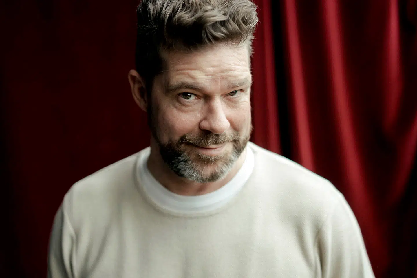 Søren Rasted var 13 år, da han første gang læste et Ugens Rapport. Historierne på De Grå Sider fik ham pludselig til at se hverdagsgøremål i et nyt lys.