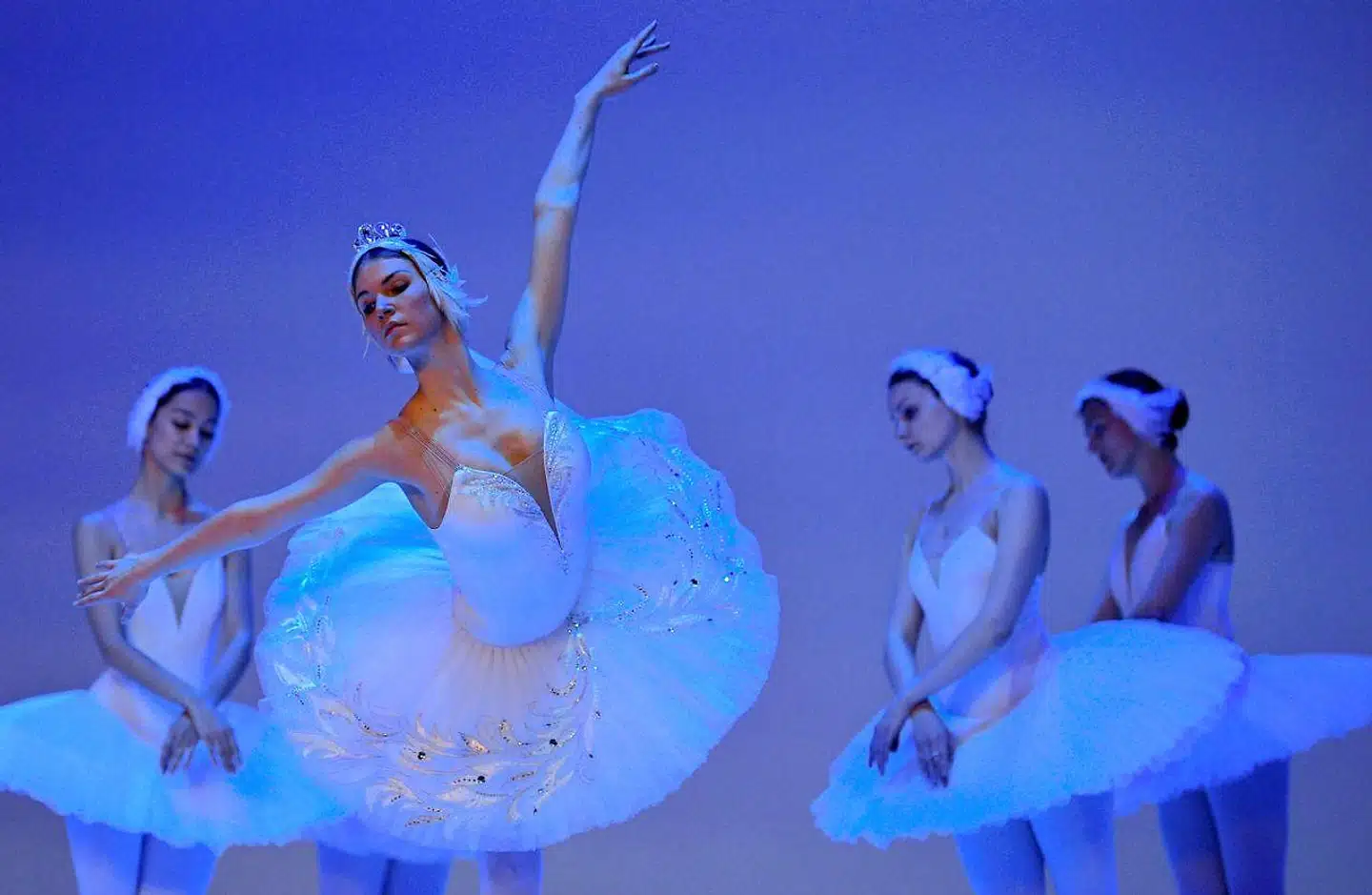 »Lad os i stedet skrue op for den frie presse og det frie kulturliv,« skriver Zenia Stampe.