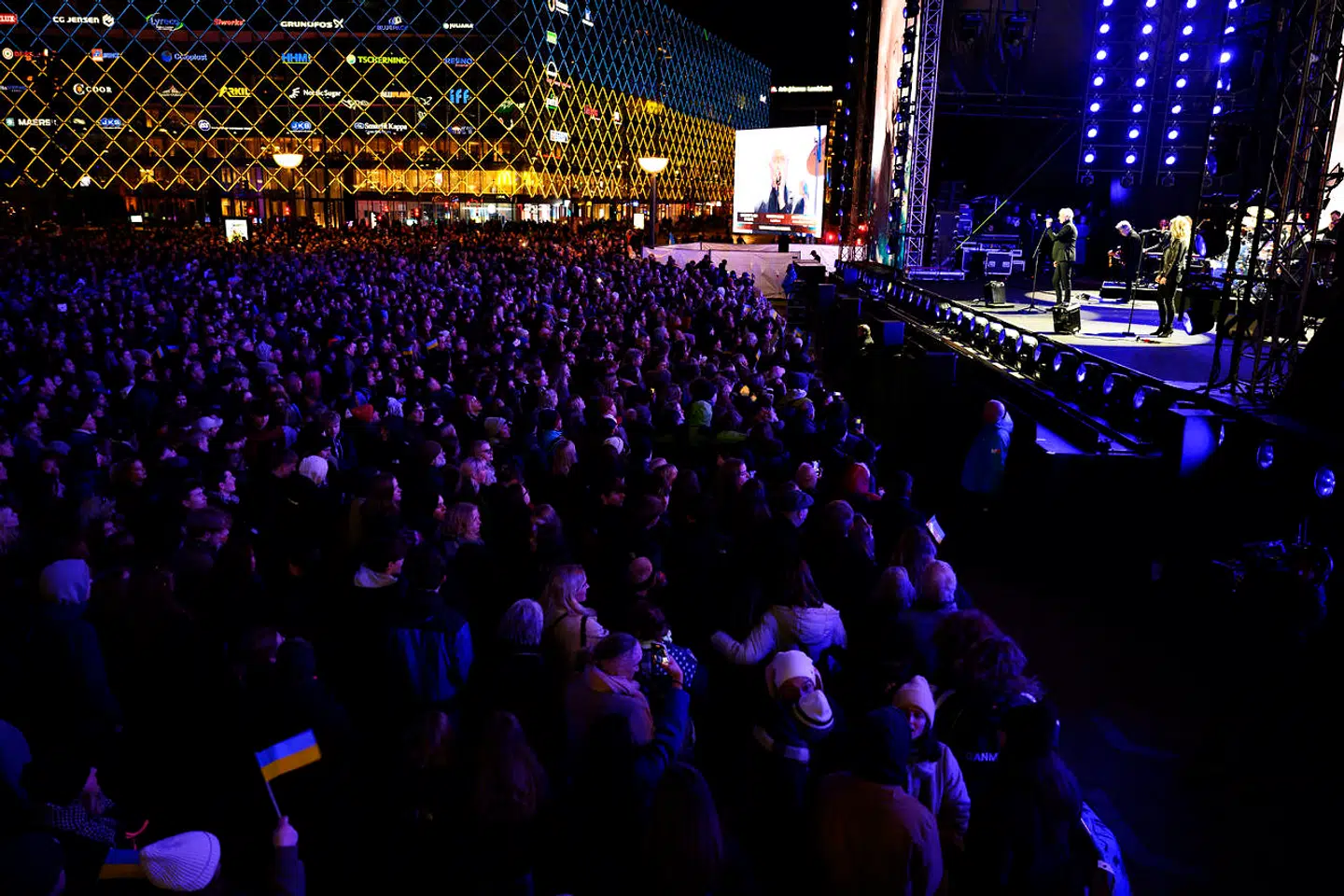 Bandet tv-2 under »Sammen for Ukraine«-koncerten på Rådhuspladsen lørdag 12. marts. TV 2 og DR er gået sammen om støttekoncert for ofrene i Ukraine.