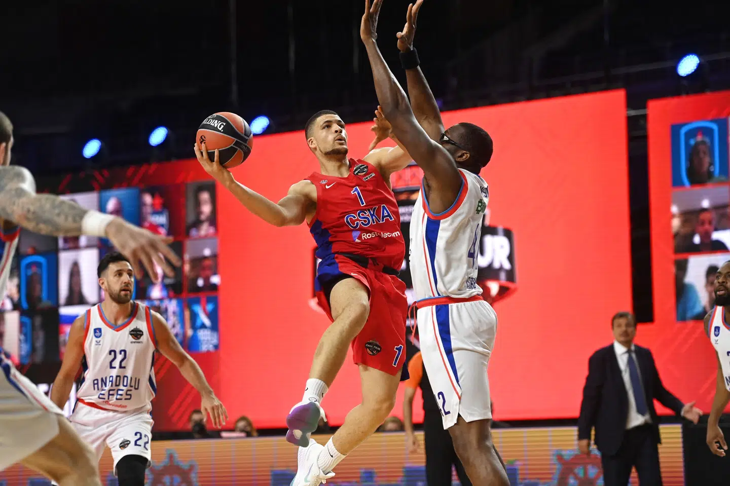 Gabriel Iffe Lundberg (i rødt) kom i 2021 til CSKA Moskva, men han forlod klubben efter Ruslands invasion af Ukraine. (Arkivfoto) Ina Fassbender/Ritzau Scanpix