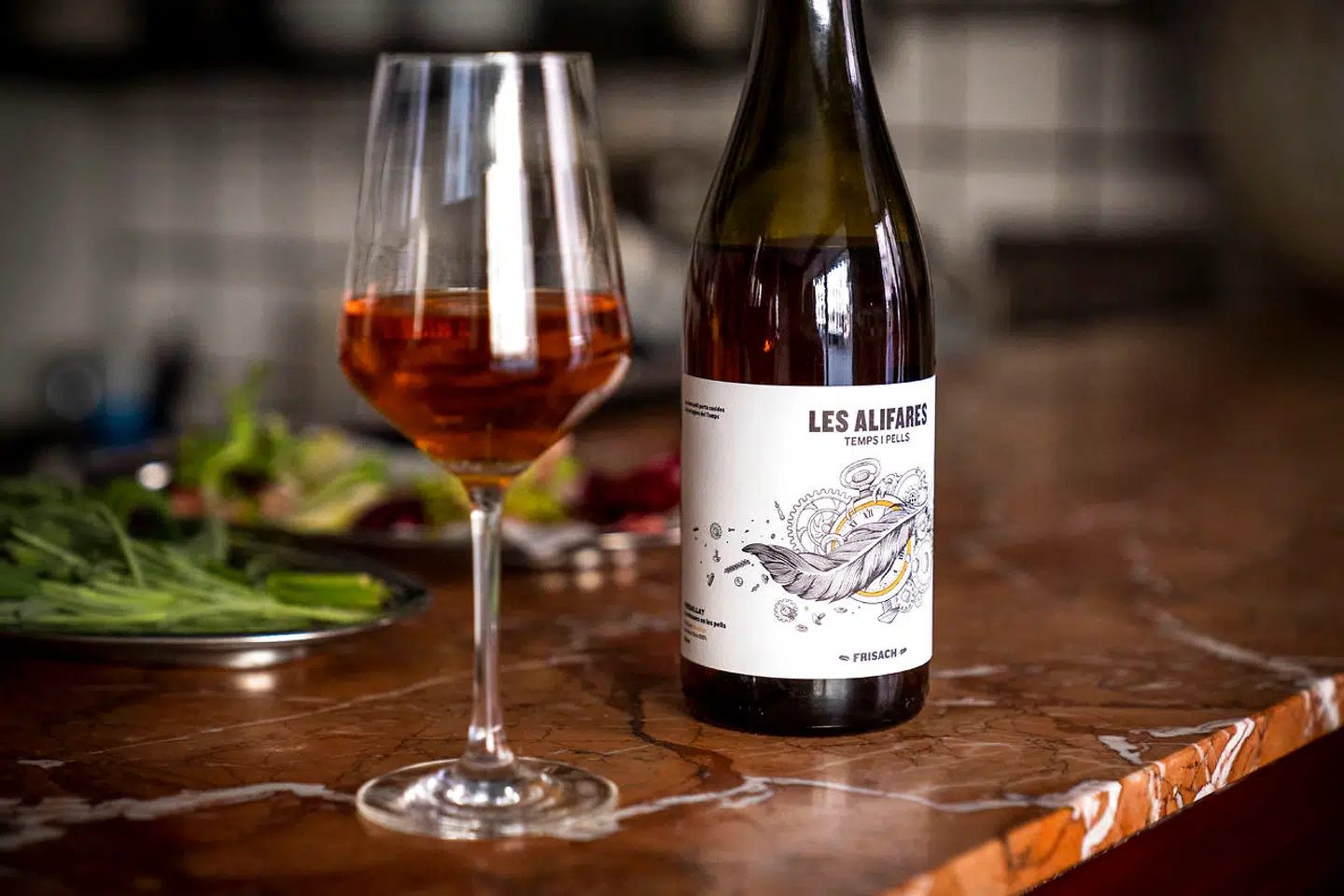 Spansk orangevin med dybde og karakter, Les Alifares fra Frisach.