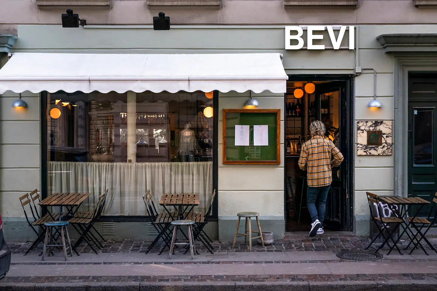 Vinbaren Bevi Bevi er ikke meget mere end et hul i muren.