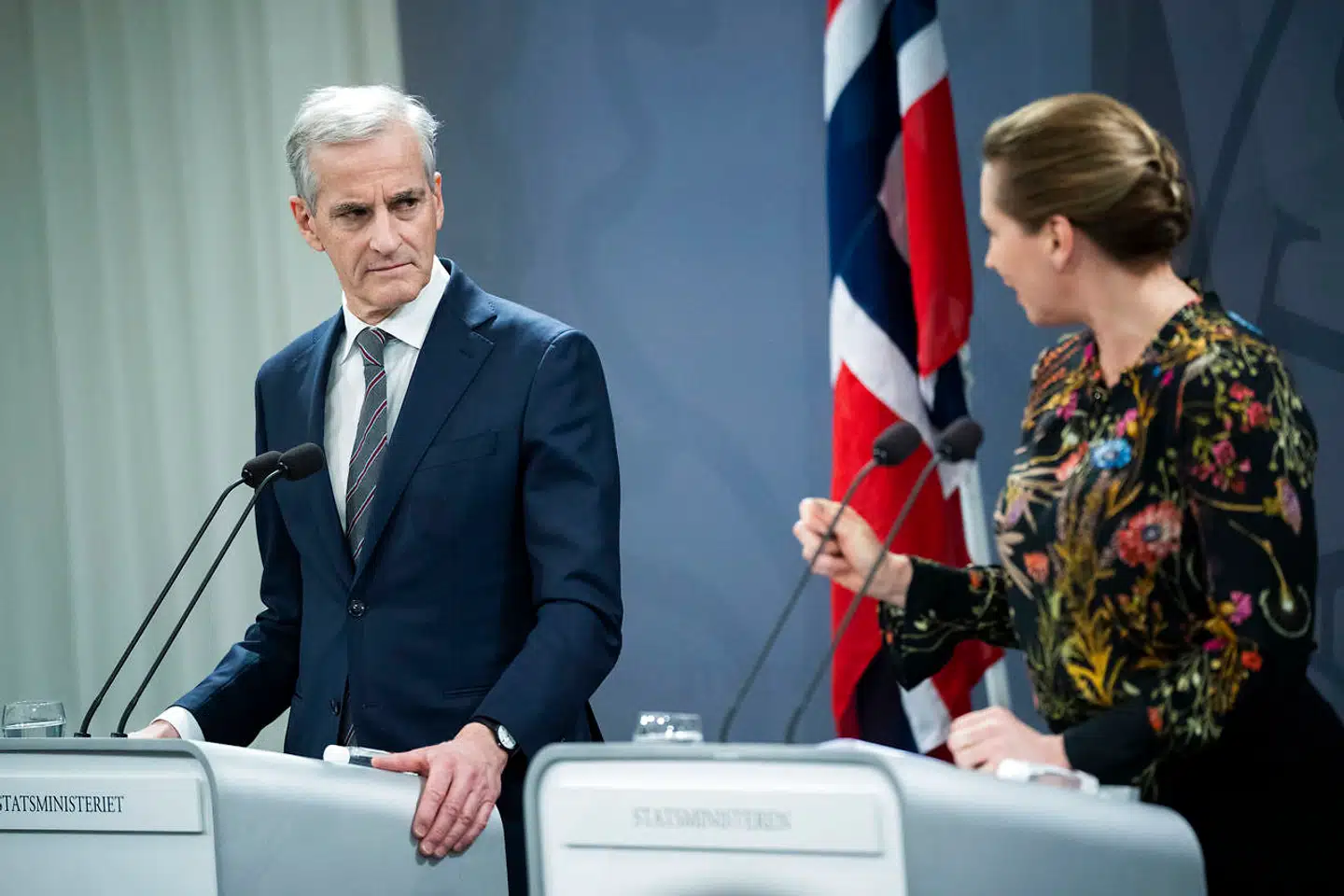 Den norske oliefond kan se frem til en betydelig stigning i indtjening, og en større del af den danske gas og olie skal komme fra Norge. Tidligere i dag holdte statsminister Mette Frederiksen og den norske statsminister, Jonas Gahr Støre, pressemøde om det dansk-norske samarbejde.