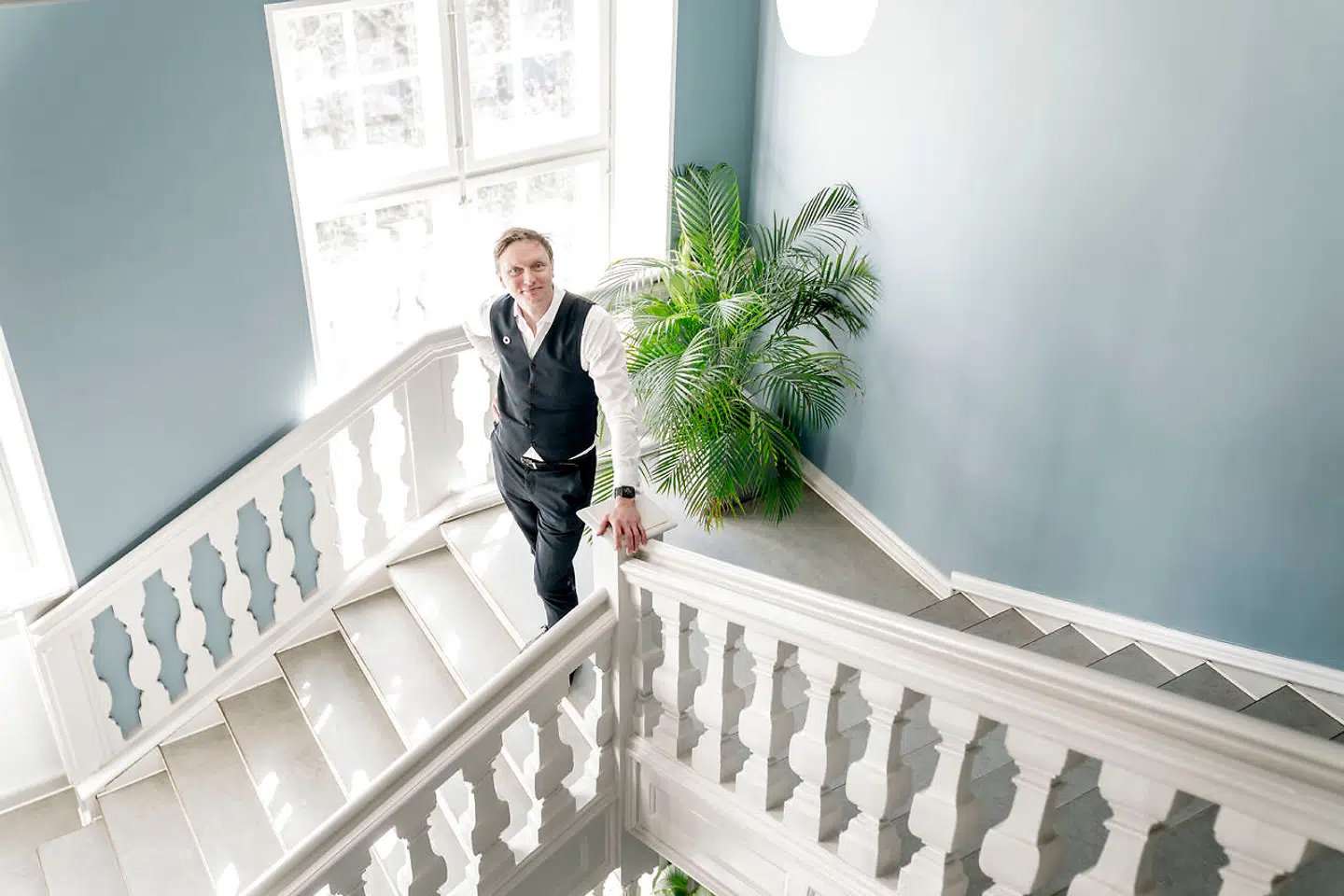 »Jeg ved, at der kommer til at være kæmpe opstand her i lokalområdet, nu hvor det skal sælges. Der er jo mange tusinde, som hver eneste dag bruger slotsparken til gåture. Og når man har en viden om slottet, synes jeg, at man skal give den videre til andre,« siger Mads Hedegaard.