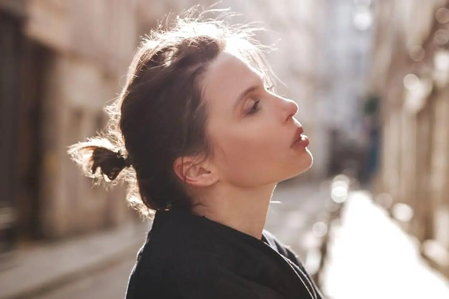 I modsætning til russerne ville ukrainerne ikke vilkårligt bombe en by med 1,5 millioner indbyggere med artilleri i timevis og dermed tvinge civilbefolkningen ud på kanten af en humanitær katastrofe, mener Irena Karpa med henvisning til angrebene på Kharkiv.