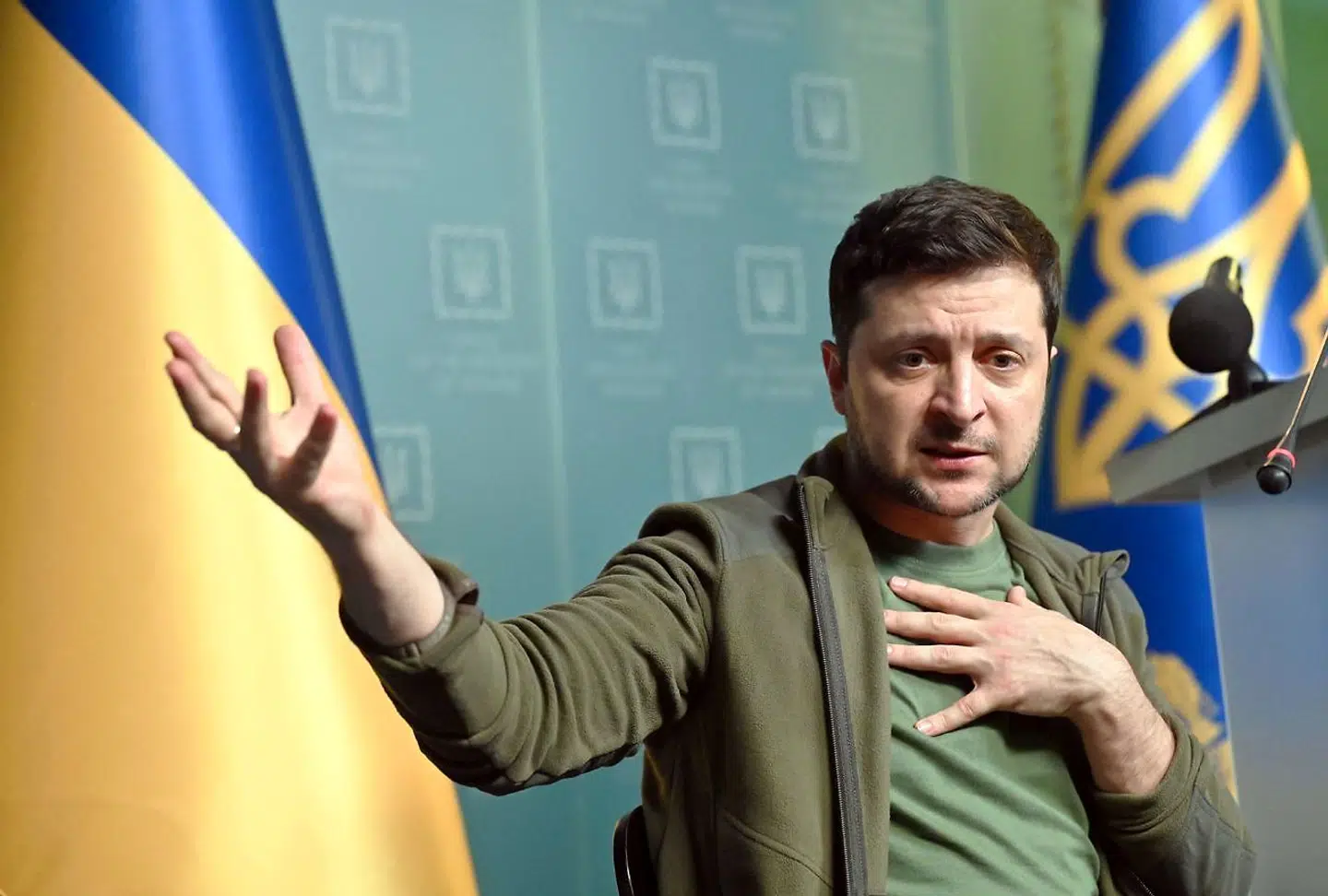 Ukraines præsident, Volodymyr Zelenskyj, har kæmpet side om side med resten af det ukrainske folk den seneste uges tid. Det skaber et billede af en stærk og respekteret leder.