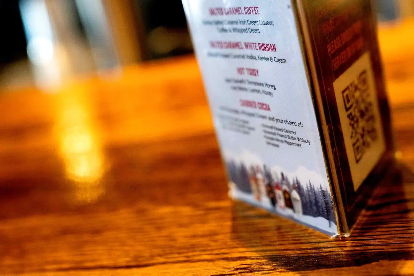 Bargæster på Bornholm og i USA skal måske vænne sig til nye cocktailnavne. Arkivfoto.