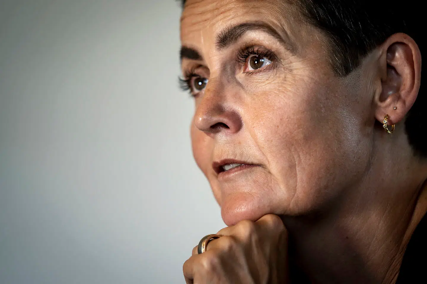 For SF-formand Pia Olsen Dyhr er »tryghed og velfærd« også en del af et »et stærkt samfund«, og derfor afviser hun at »pille ved velfærden«.