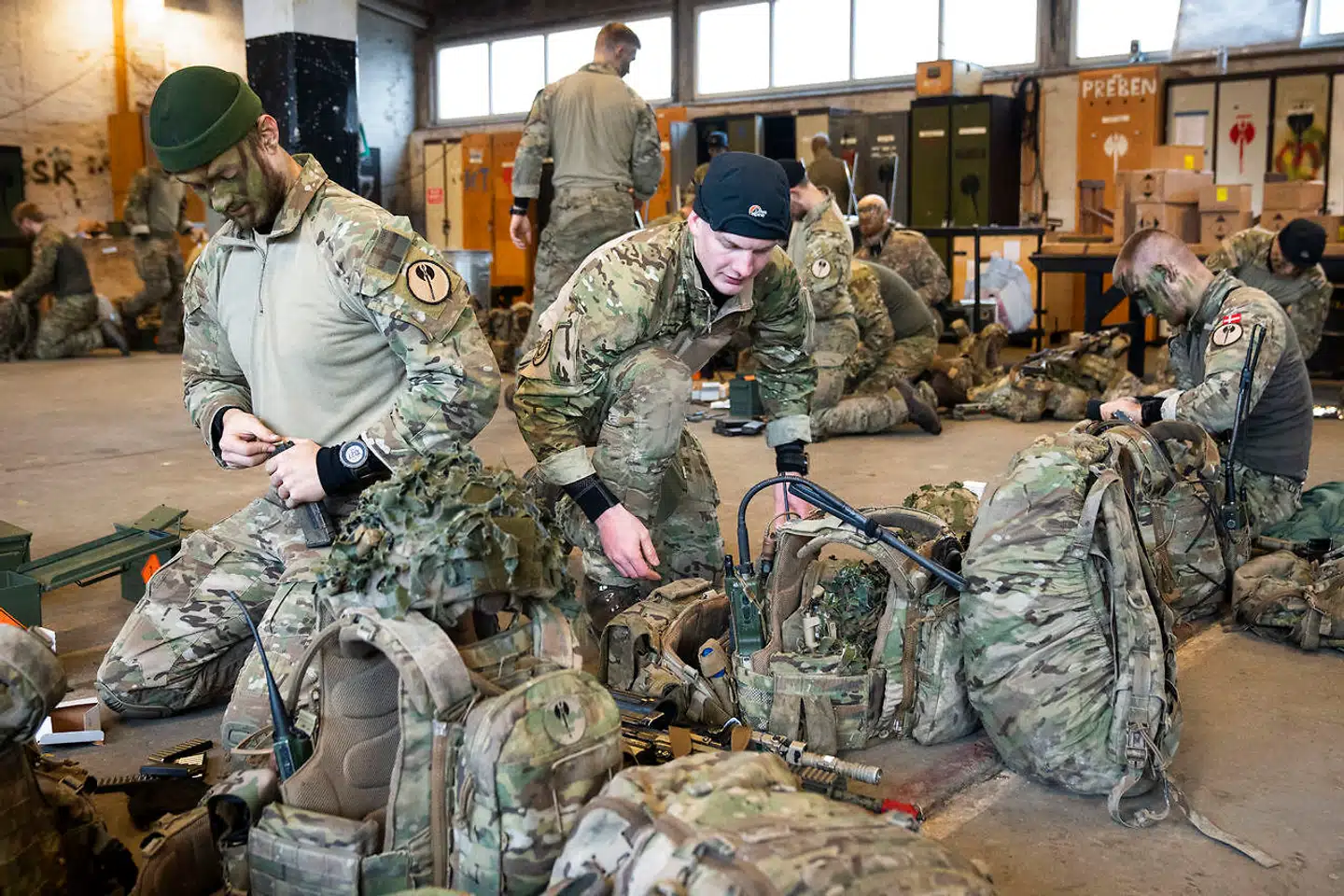 Fra Jydske Dragonregiment i Holstebro skal soldater udsendes til Estland, hvor de skal være en del af NATOs øgede tilstedeværelse i Baltikum – det der hedder enhanced Forward Presence (eFP).