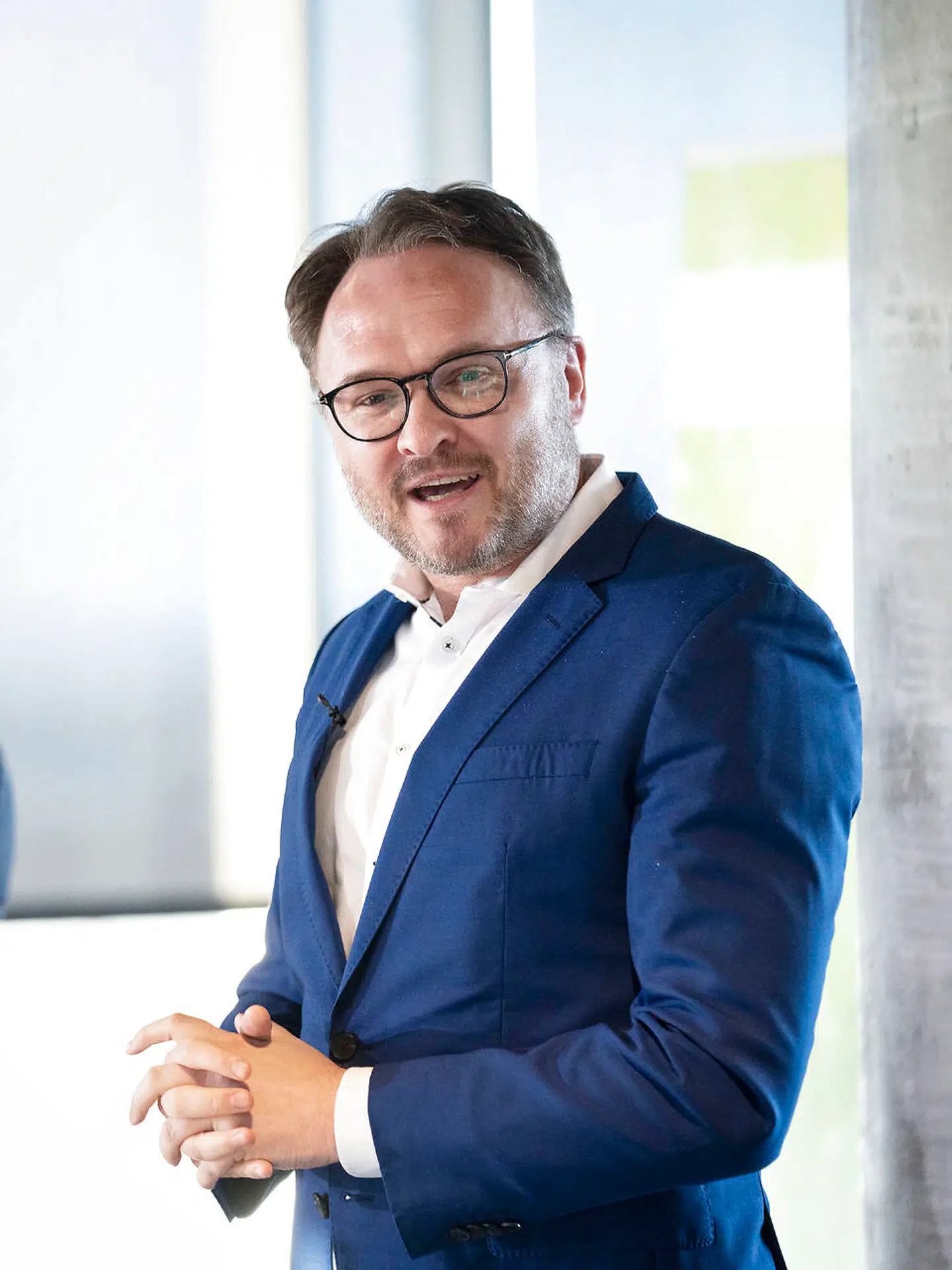 Klima-, energi- og forsyningsminister Dan Jørgensen (S) har fortalt Udenrigspolitisk Nævn, at EU forventer at kunne være uafhængig af russisk gas i løbet af et halvt år.