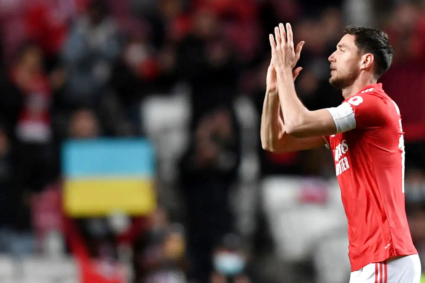 Den ukrainske landsholdsangriber Roman Yaremchuk fik en uventet hovedrolle, da han søndag aften blev skiftet ind for sit portugisiske hold Benfica.