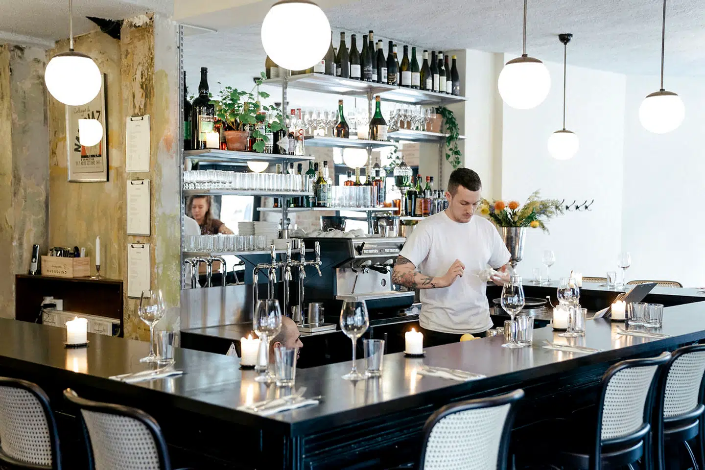 Man kan drikke omkring 200 slags vine på Grimal – både konventionelle- og naturvine.