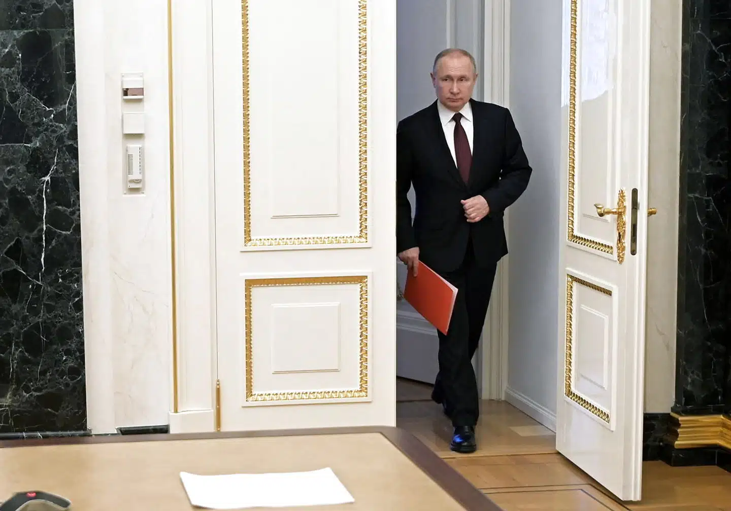 Vores billede af den tidligere spionchef Vladimir Putin som en snu og iskoldt tænkende strateg er opbygget over årtier. Men måske svarer det ikke længere til virkeligheden.