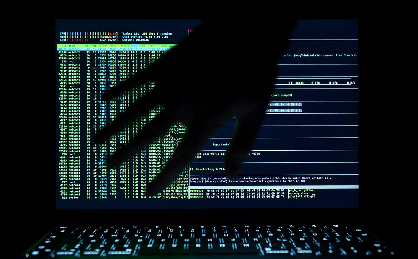 Krigen i Ukraine får Center for Cybersikkerhed til opfordre virksomheder og myndigheder til at styrke cyberberedskabet. Hvis krigen eskalerer, kan danske cybermål blive truet, lyder det.
