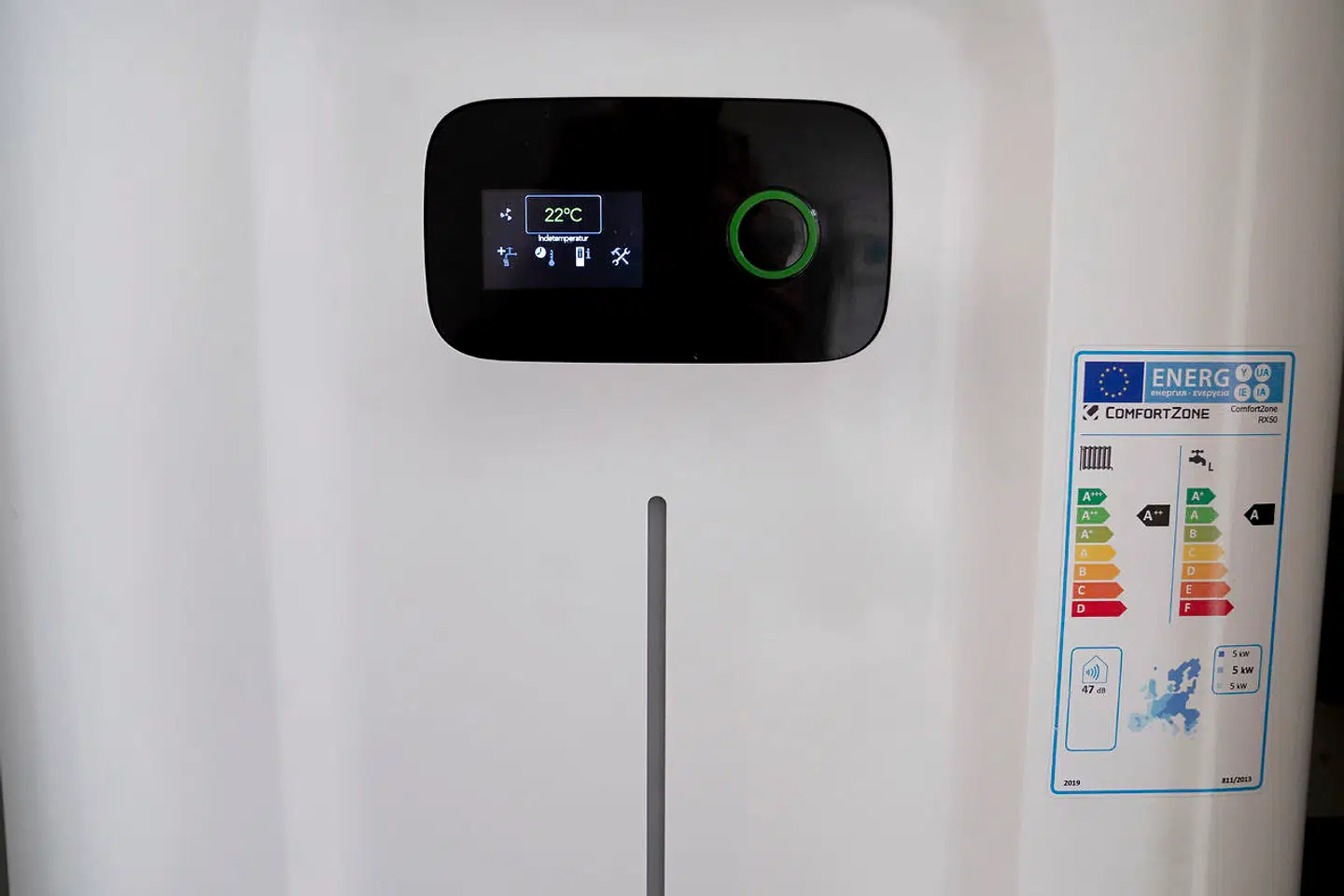 Cirka syv procent af danske parcelhuse var i 2021 opvarmet med en varmepumpe ifølge tal fra Danmarks Statistik. Sådan kan displayet på en varmepumpe i hjemmet se ud.