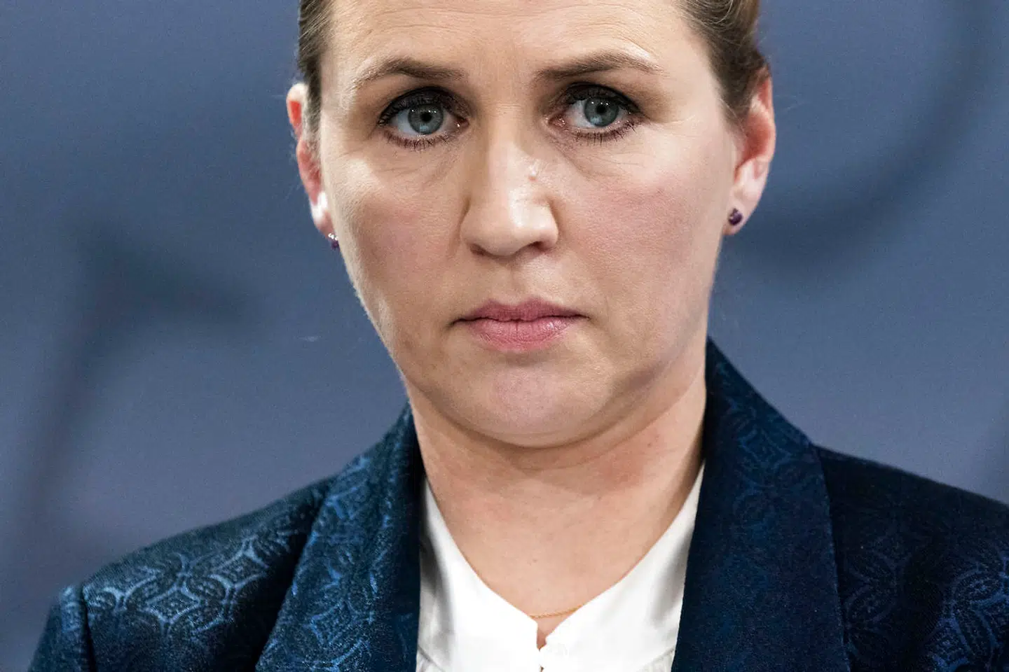 Mette Frederiksen lover fuld støtte til Ukraine, skriver statsministeren på Facebook.