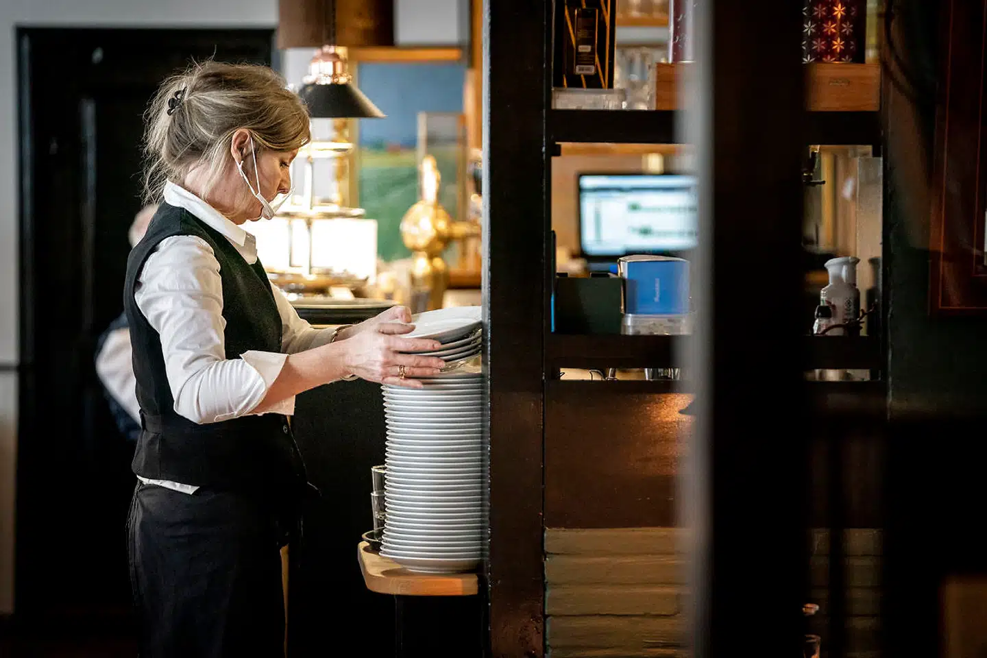 Cafeer og restauranter har haft en svær tid under nedlukningen. Men nu er der igen fart på. Beskæftigelsen inden for hoteller og restauranter er højere, end før coronakrisen satte ind. Arkivfoto: Mads Claus Rasmussen/Ritzau Scanpix