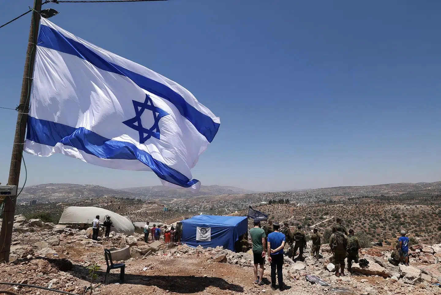 »Skyldes Amnestys nye positionering en alvorlig forværring i palæstinensernes livevilkår i Israel eller en yderligere radikalisering af Israels voldelige besættelsesmagt, der har rystet den anderkendte internationale menneskerettighedsorganisation til handling? Nej,« skriver Hanna Ziadeh.