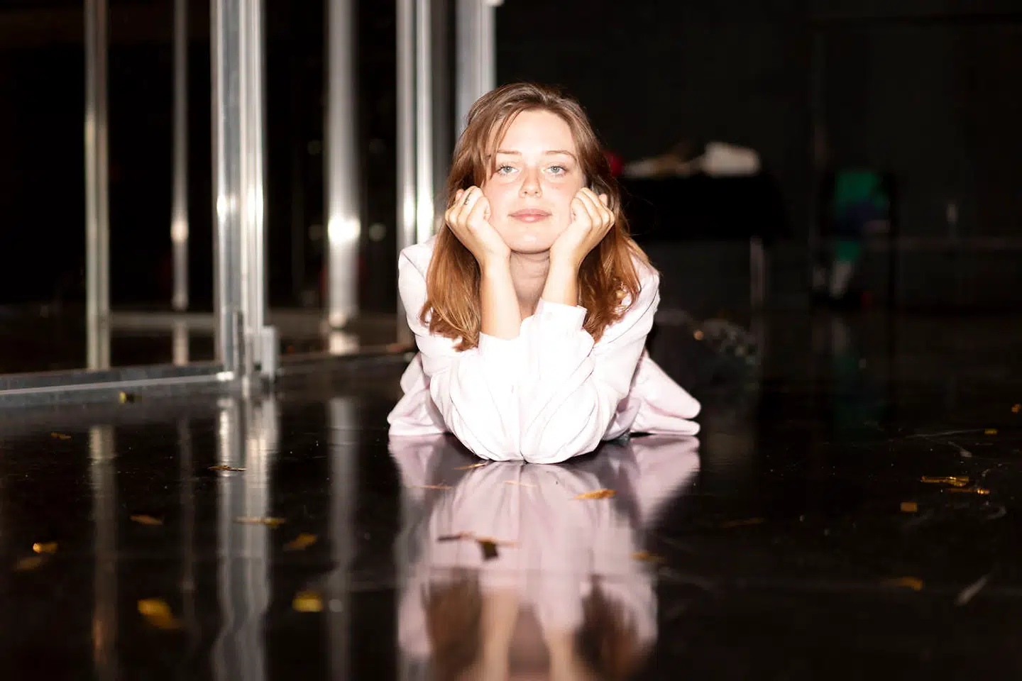 Det er en løgn, at der er demokratisk adgang for alle til kunst i Danmark. Det er altså ikke alle, der har råd til billetten, mener Anna Malzer.