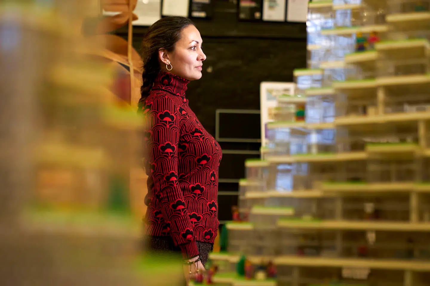 Sheela Maini Søgaard er administrerende direktør for arkitektgiganten Bjarke Ingels Group (BIG). Da hun startede tilbage i 2008, vidste hun dog ikke meget om arkitektur. Hun landede i branchen, fordi hun ville arbejde sammen med Bjarke Ingels og hans hold.