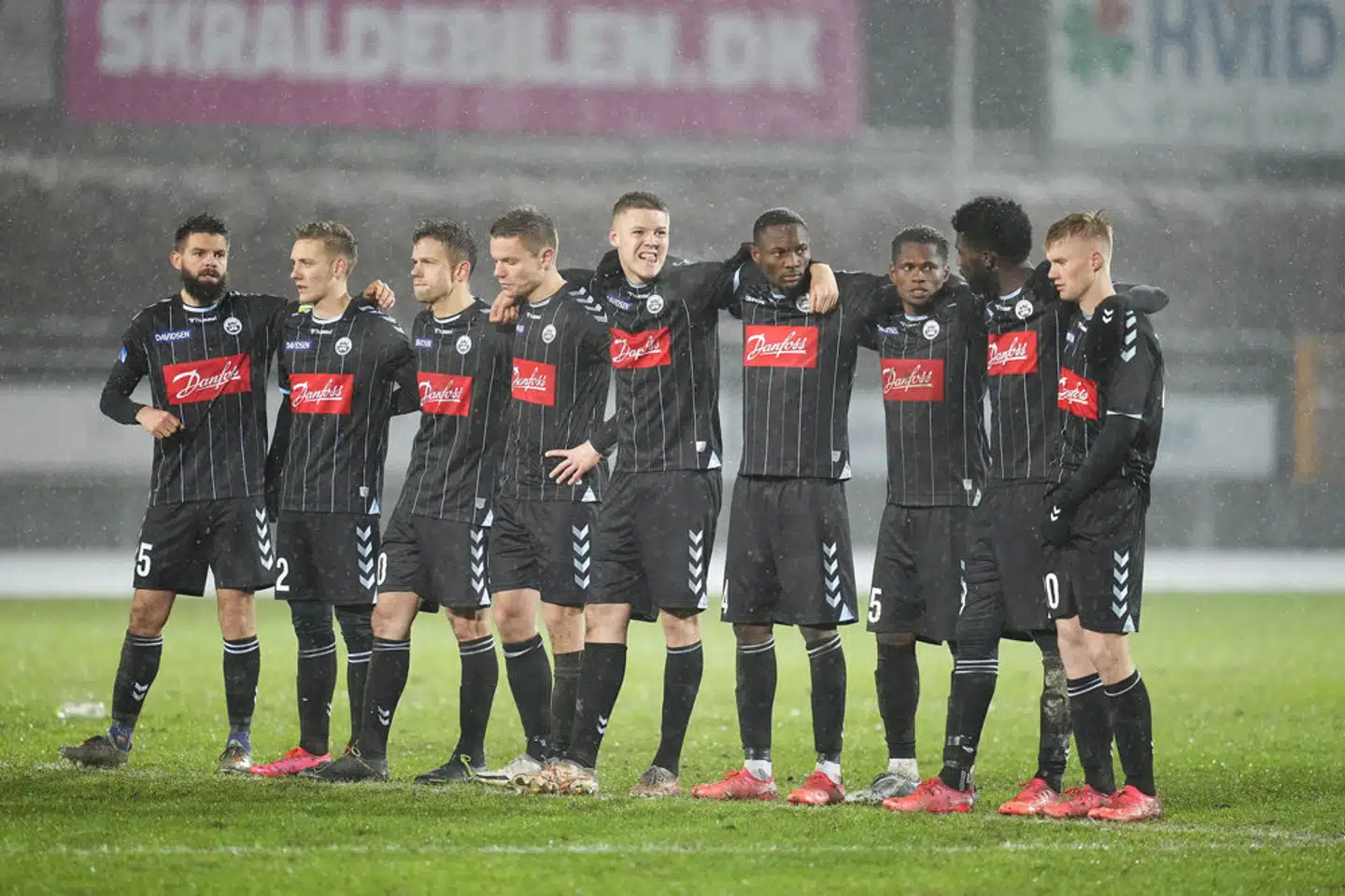 Sønderjyske på Hvidovre stadion i silende regnvejr, fredag den 10. december 2021. - Foto: Claus Bech/Ritzau Scanpix